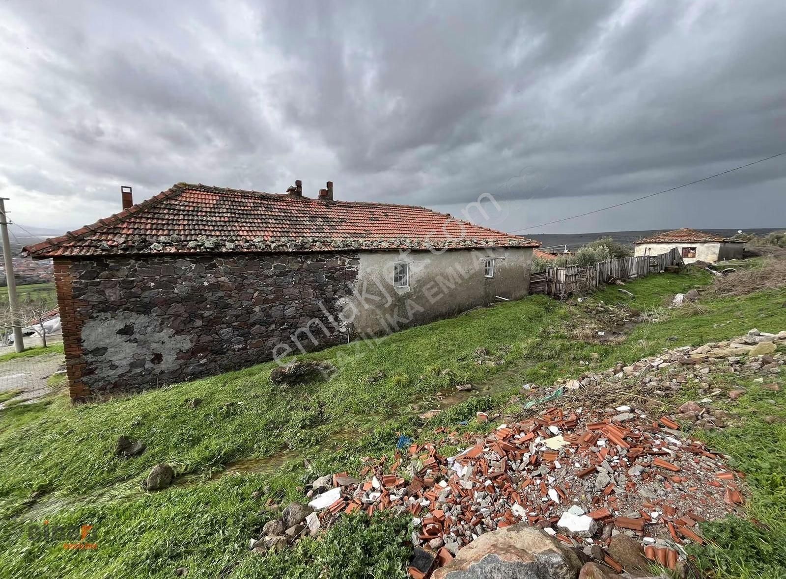 Göçbeyli'de Satılık 2 Haneli Köy Evi Ve Arsası - Görsel 16