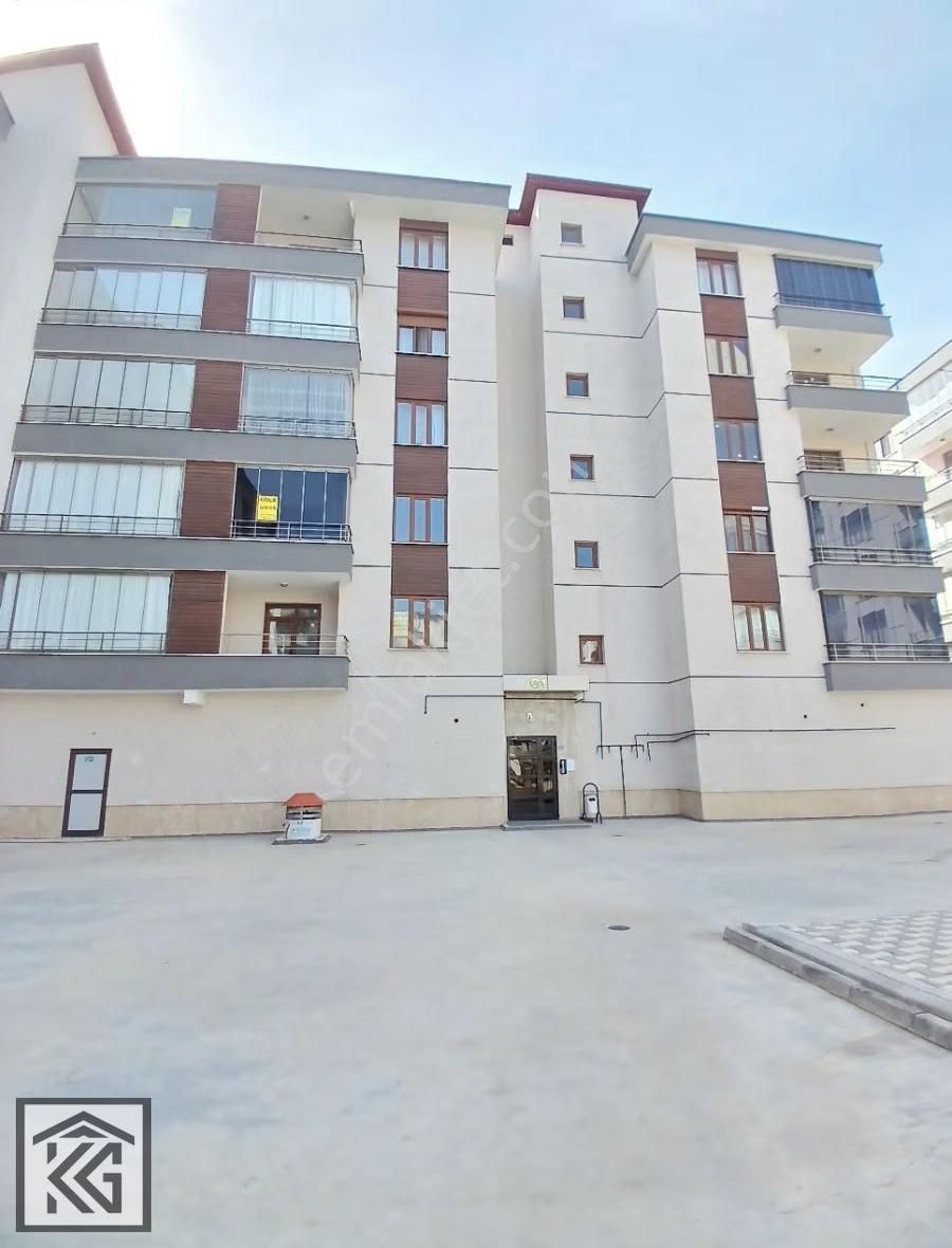 Kocalardan Ulubatlıhasan Mahallesi İl Jandarma Arakat Geniş 3+1 - Görsel 23