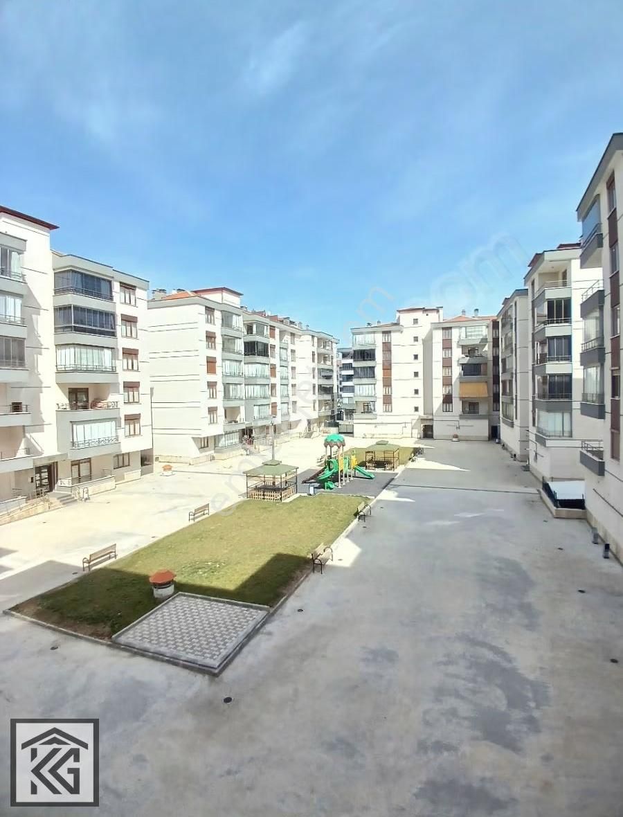 Kocalardan Ulubatlıhasan Mahallesi İl Jandarma Arakat Geniş 3+1 - Görsel 17