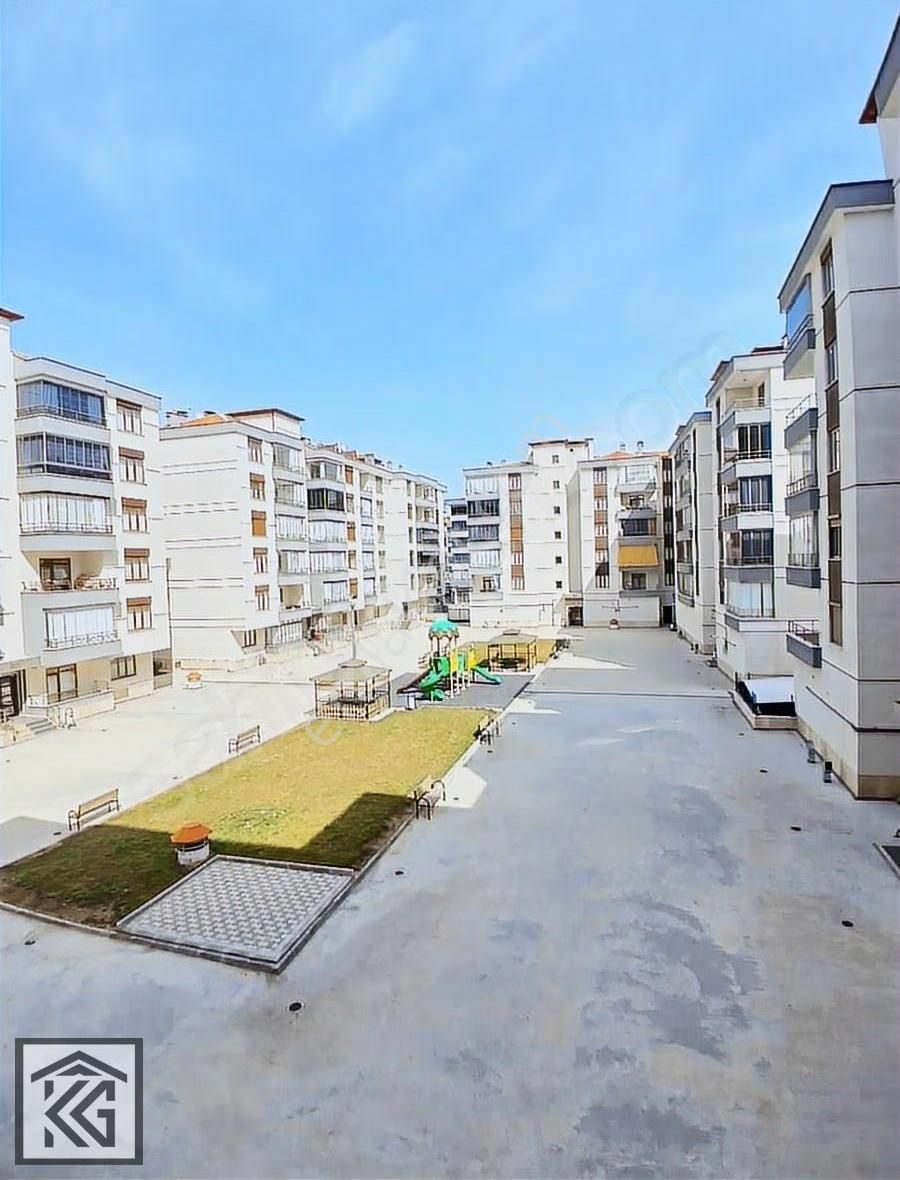 Kocalardan Ulubatlıhasan Mahallesi İl Jandarma Arakat Geniş 3+1 - Görsel 9