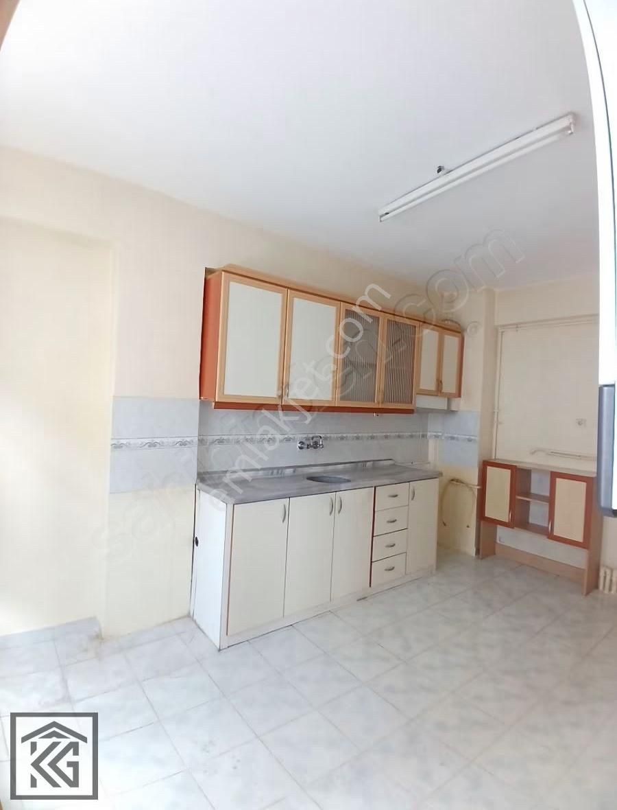 Ulubatlıhasan Mahallesi Anakara Caddesi Metro Market Arkası 3+1 - Görsel 15