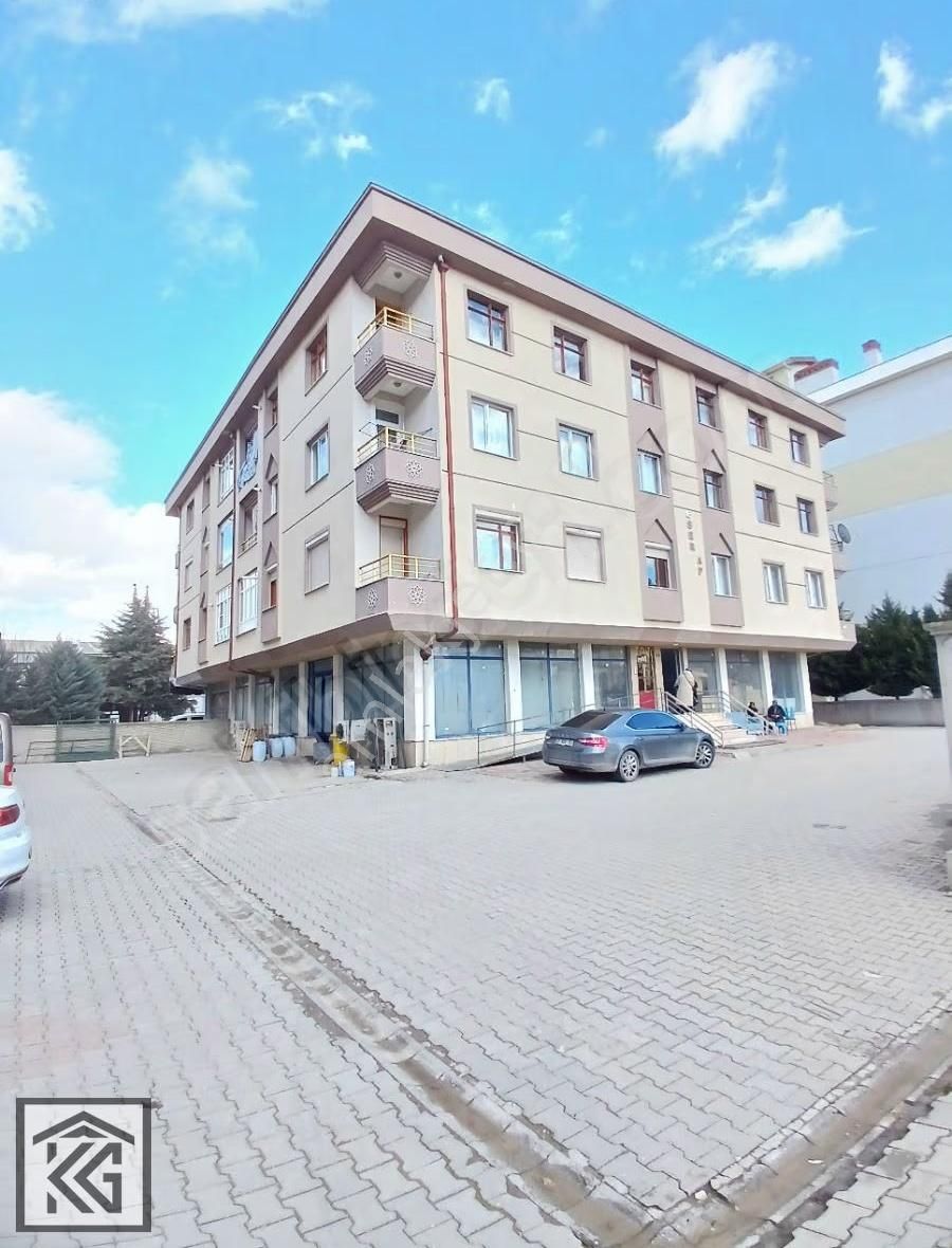 Ulubatlıhasan Mahallesi Anakara Caddesi Metro Market Arkası 3+1