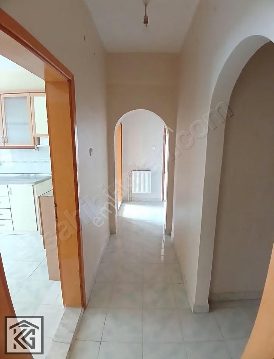 Ulubatlıhasan Mahallesi Anakara Caddesi Metro Market Arkası 3+1 - Görsel 19