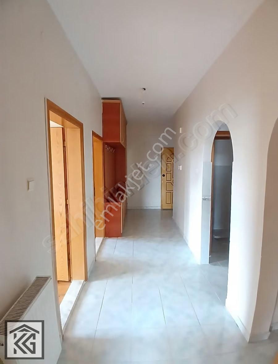 Ulubatlıhasan Mahallesi Anakara Caddesi Metro Market Arkası 3+1 - Görsel 32