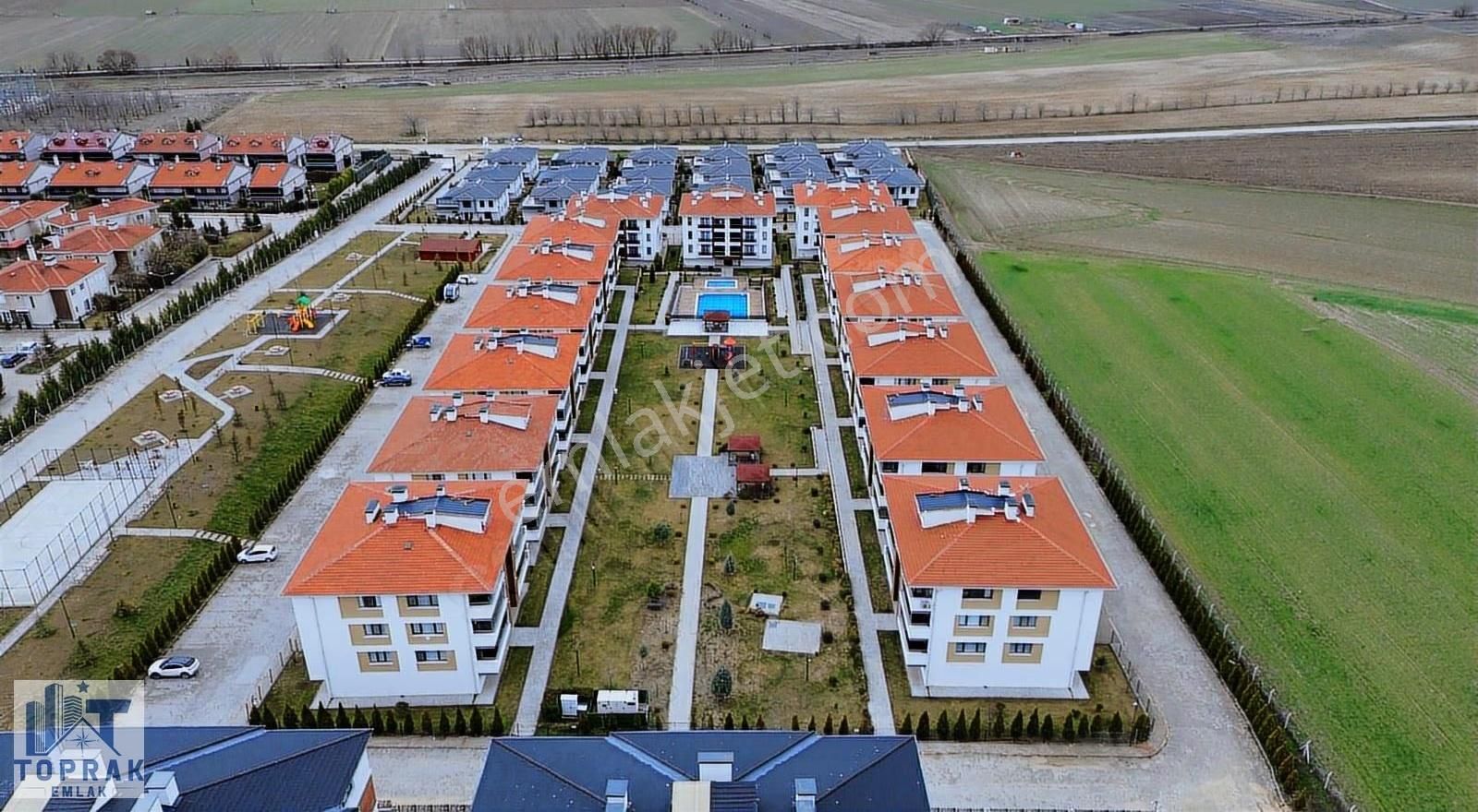 Toprak Emlak'tan Aile Yaşamına Uygun /havuzlu/140m2/ Satılık 3+1 - Görsel 25