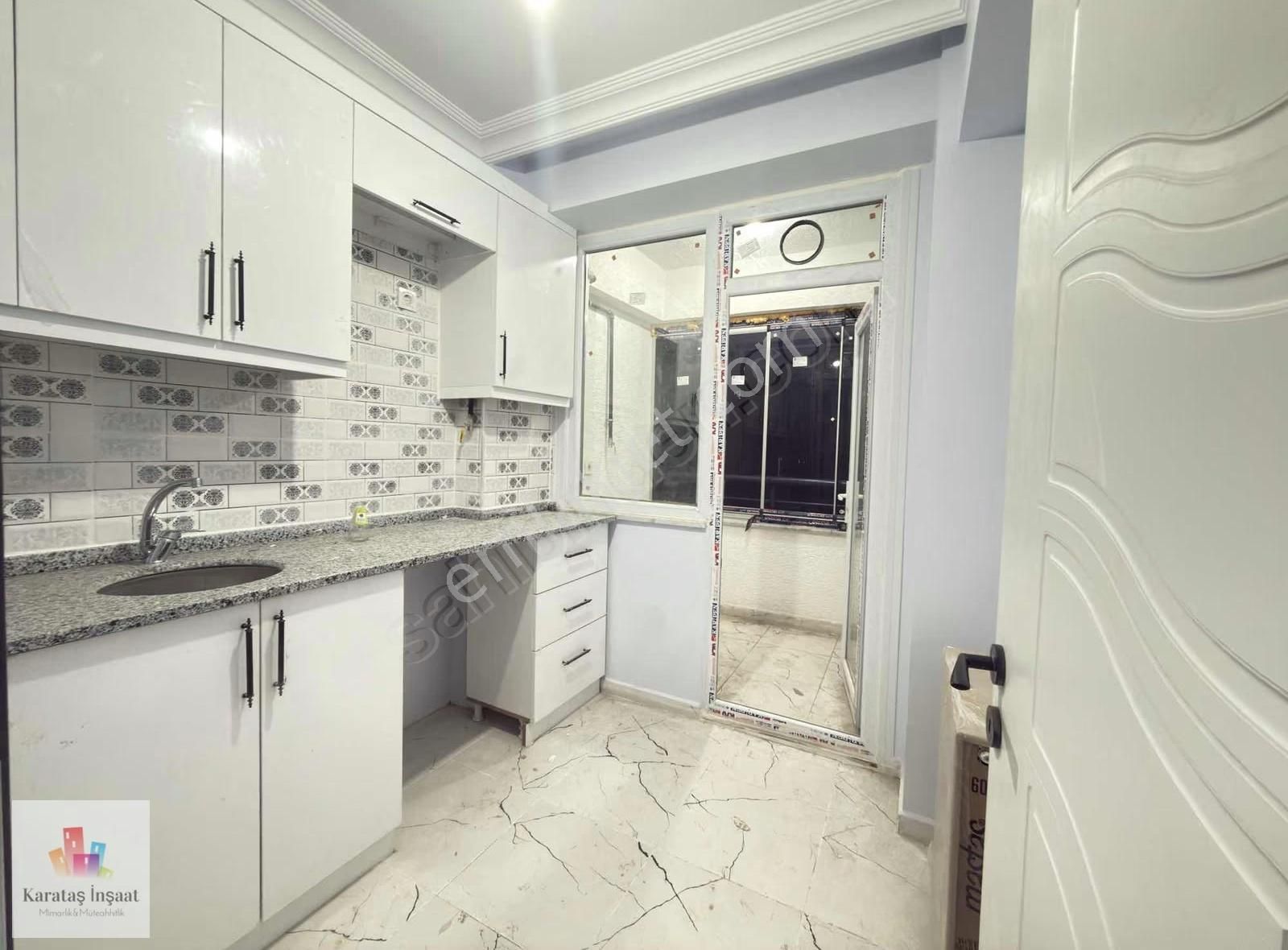 Karataş'tan Uygun Fiyat Ön Cephe Meydan'da 2+1 Sıfır Ara Kat - Görsel 2