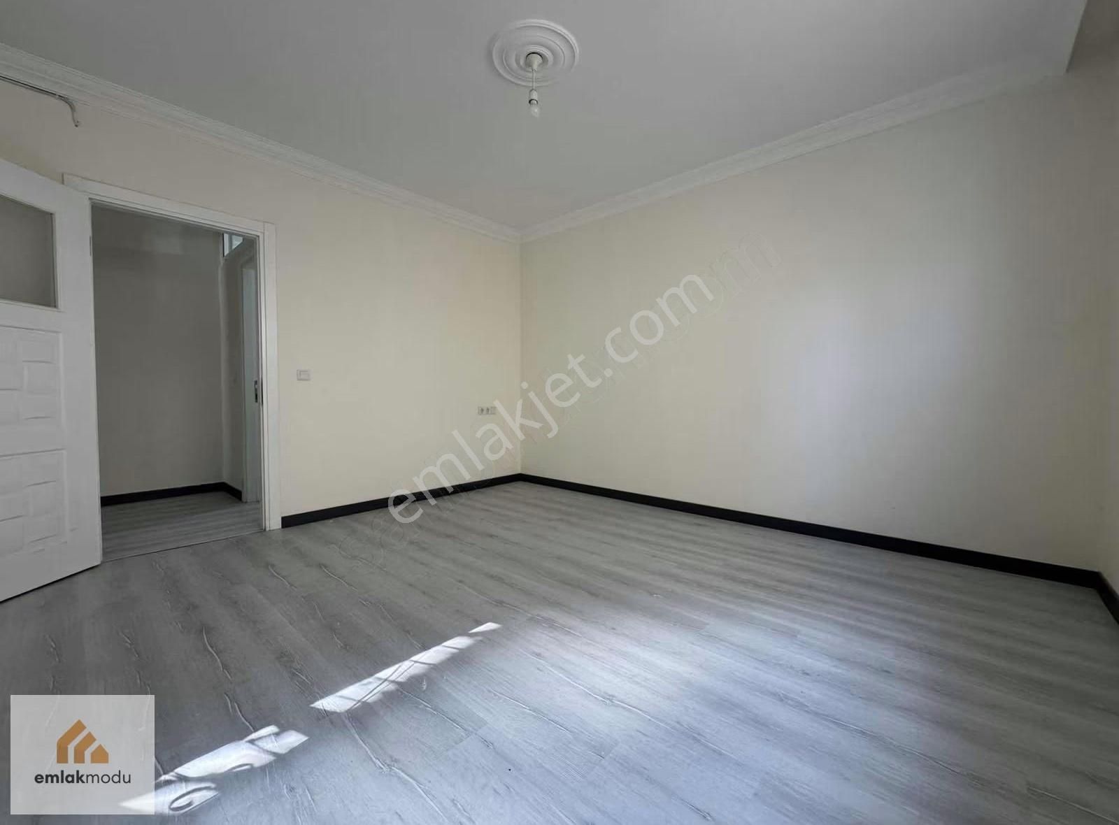 Patlangıç Mahallesi'nde Deniz Manzaralı Satılık 6+2 Daire - Görsel 3