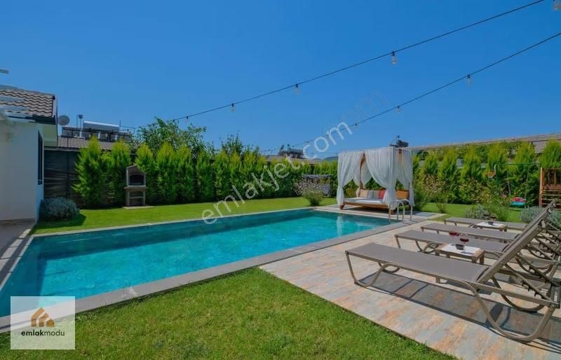 Fethiye Merkezi Lokasyonda 2+1 Eşyalı Müstakil Villa - Görsel 16