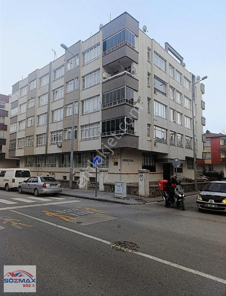 Mevlana'da Cadde Cepheli Satılık 3+1 Daire - Görsel 18