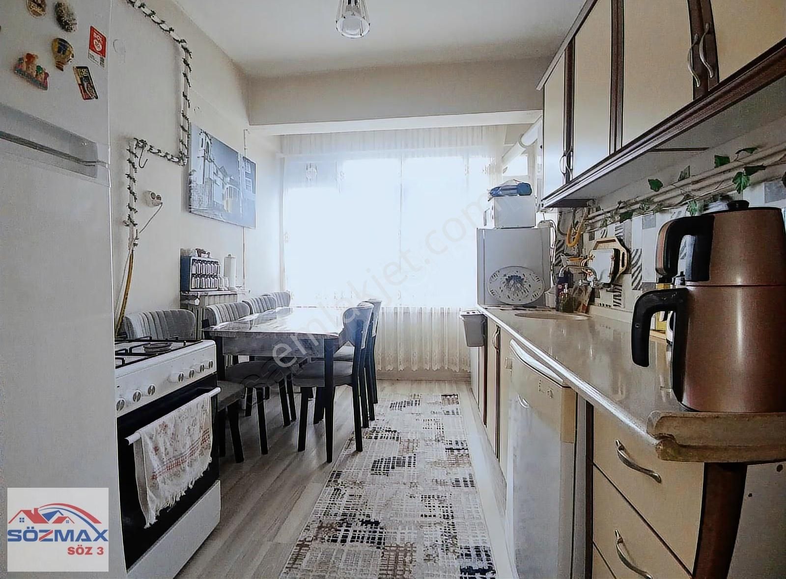 Mevlana'da Cadde Cepheli Satılık 3+1 Daire - Görsel 9