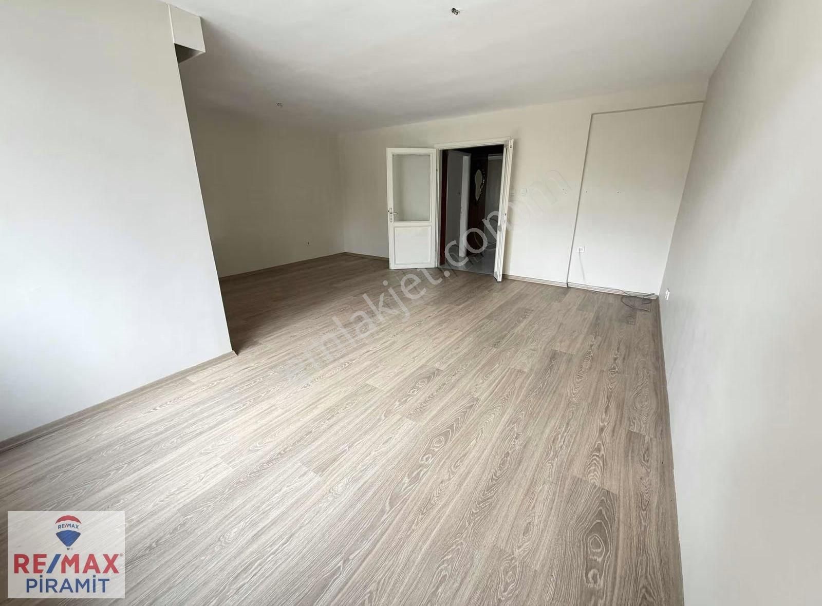 Acıbadem Marmara Sitesinde Fırsat 3+1 Kiralık Daire - Görsel 19