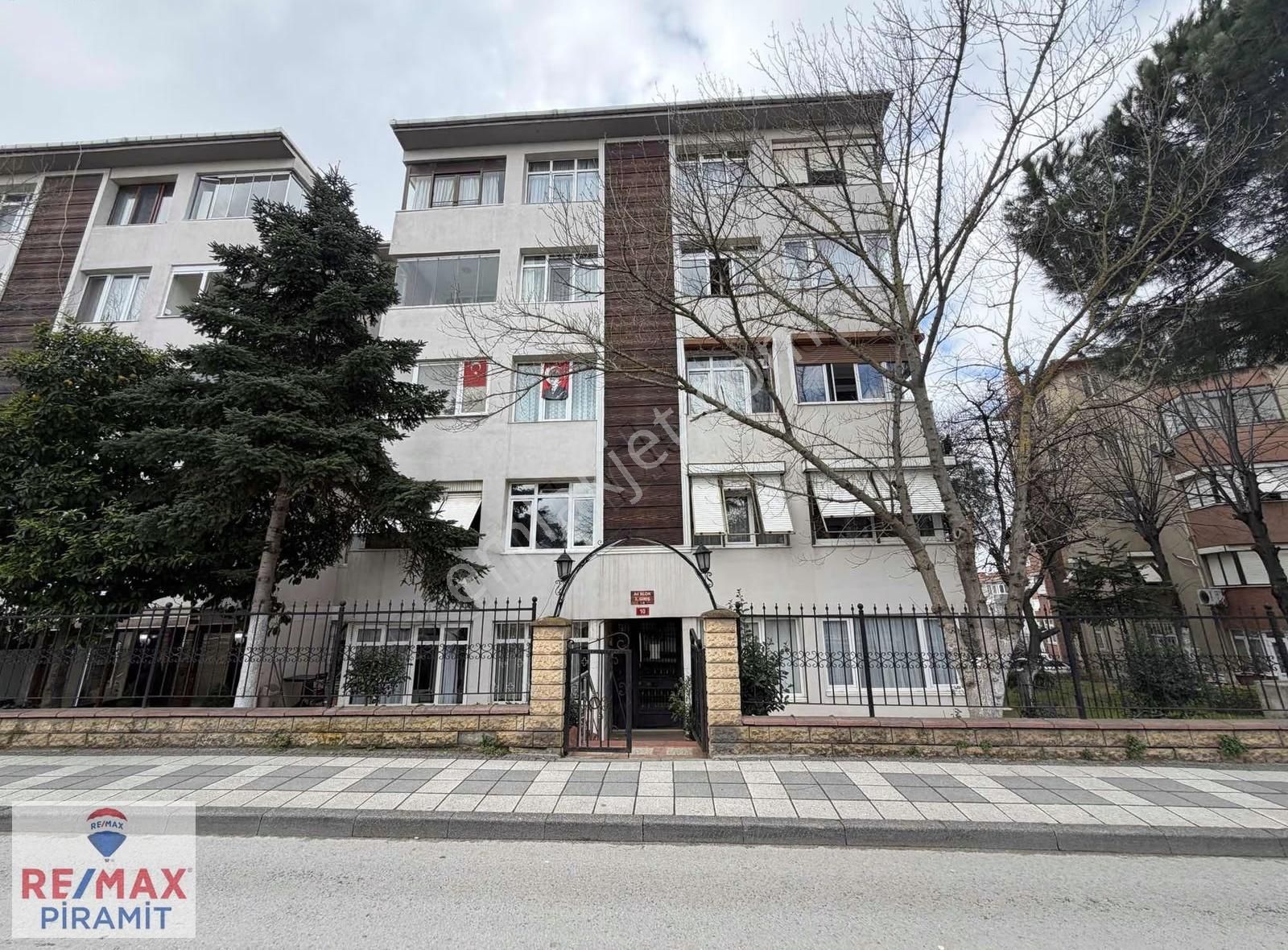 Acıbadem Marmara Sitesinde Fırsat 3+1 Kiralık Daire