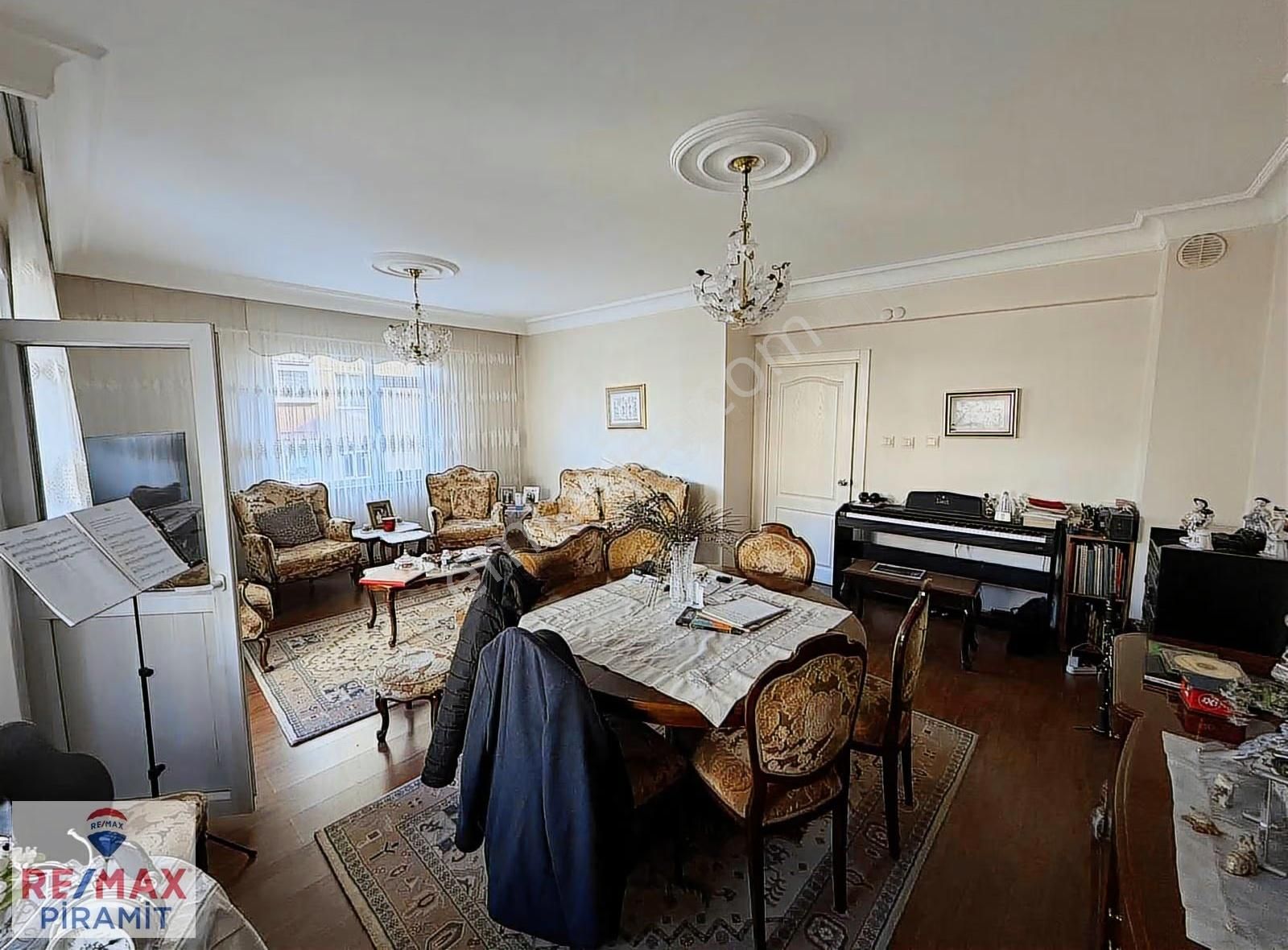 Kadıköy Ziver Bey Mahallesinde 2+1 Fırsat Fiyat