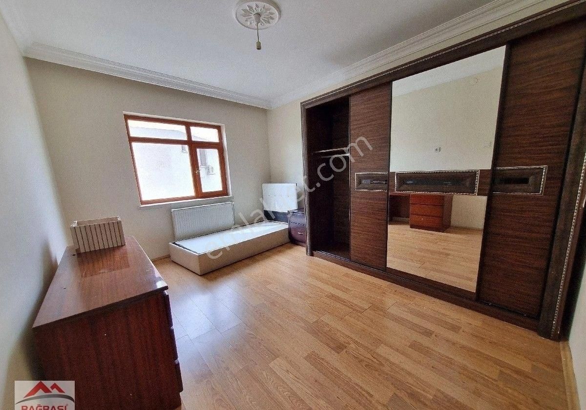 Kardeşler'de 2+1 Yüksek Giriş (altta Dairevar) 2-balkonlu Yapılı - Görsel 5