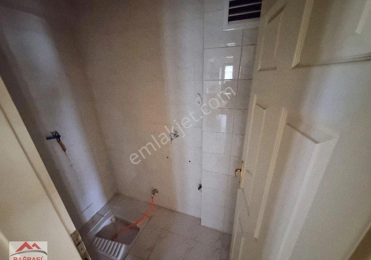 Kardeşler'de 2+1 Yüksek Giriş (altta Dairevar) 2-balkonlu Yapılı - Görsel 11