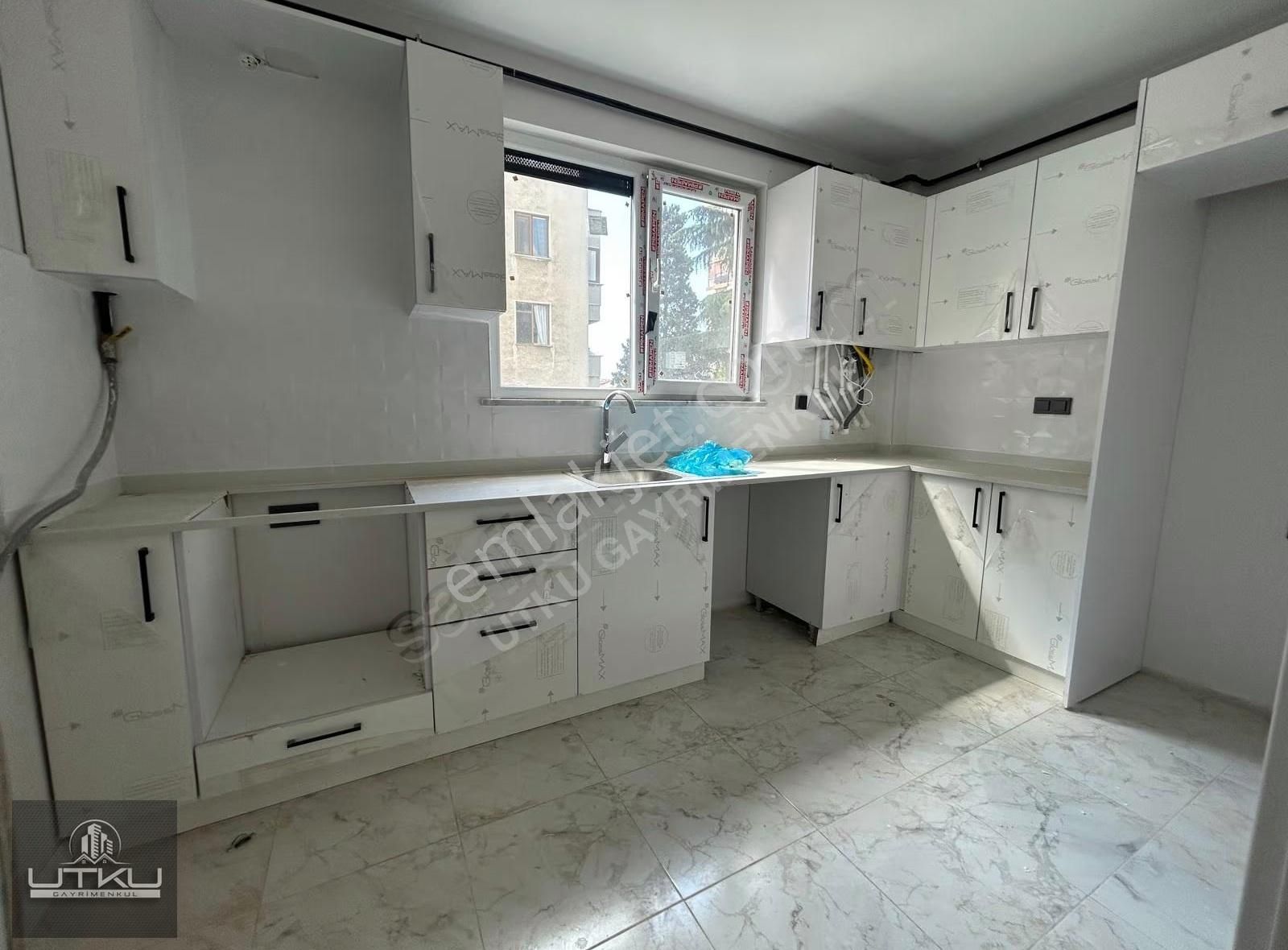 Utkudan Bostancıda Balkonlu Ebeveynli Sıfır Binada Satılık 3+1 - Görsel 2