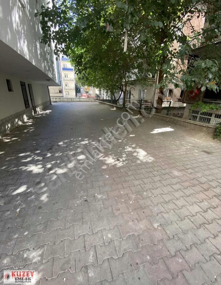 Kuzey Emlak'tan Metroya Yakın 3+1 Ara Kat Asansörlü & Otoparklı - Görsel 10