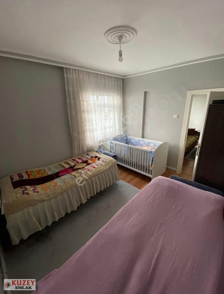 Kuzey Emlak'tan Hastane Metroya Yakın 1. Kat Ön Cephe 3+1 Daire - Görsel 3