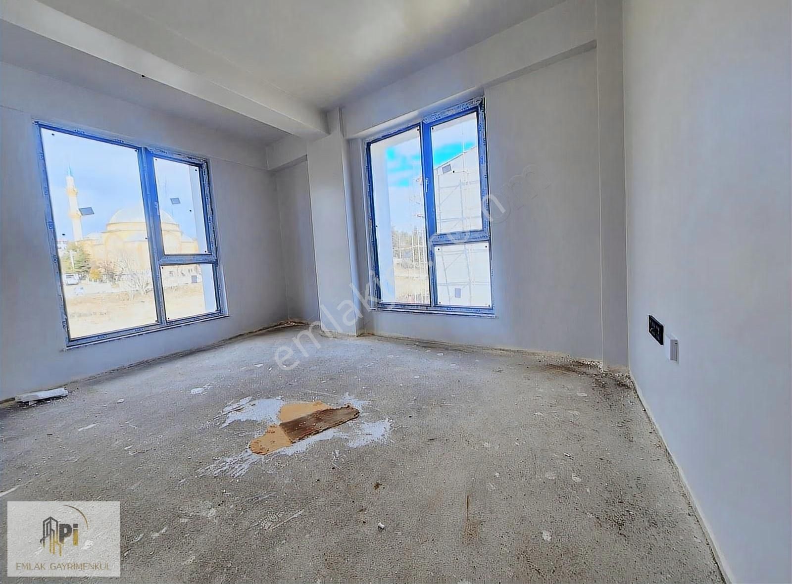 Ömür Mahallesinde Satılık 2+0