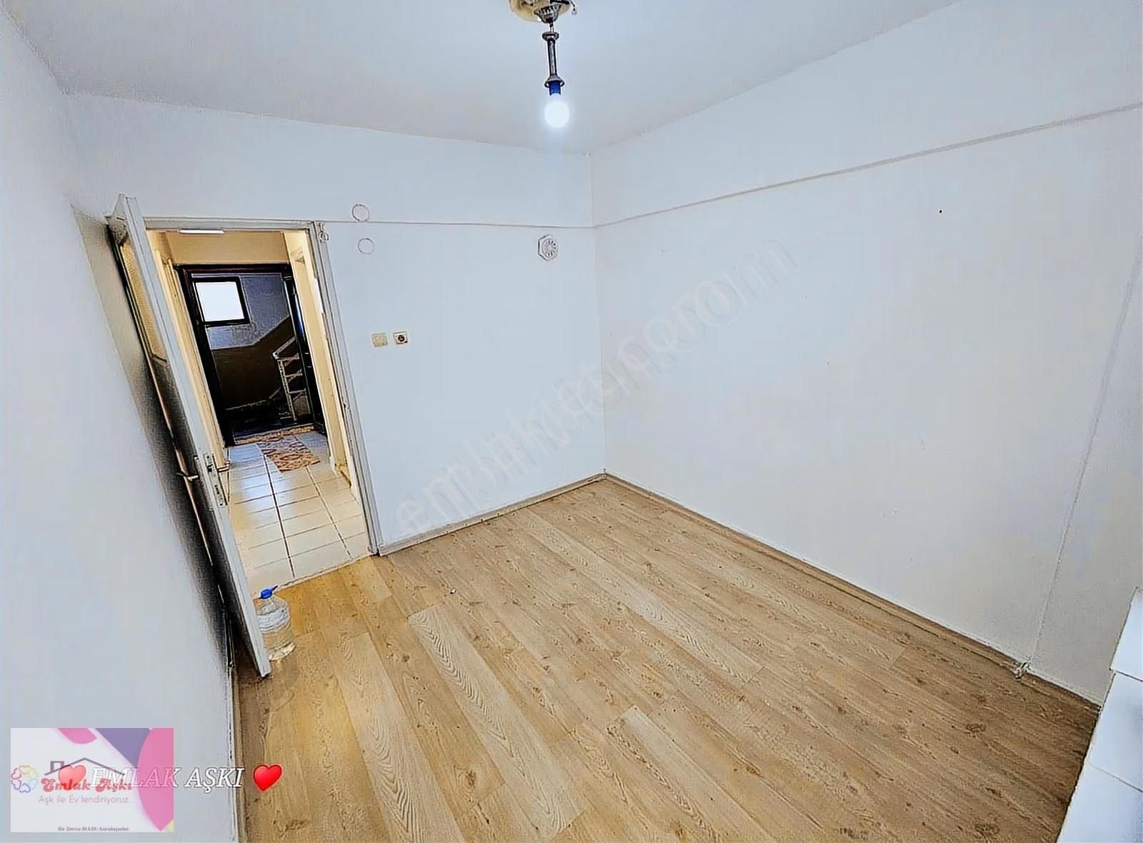 Emlak Aşkı Güvencesiyle Şehrin Merkezinde Acil Satılık - Görsel 18