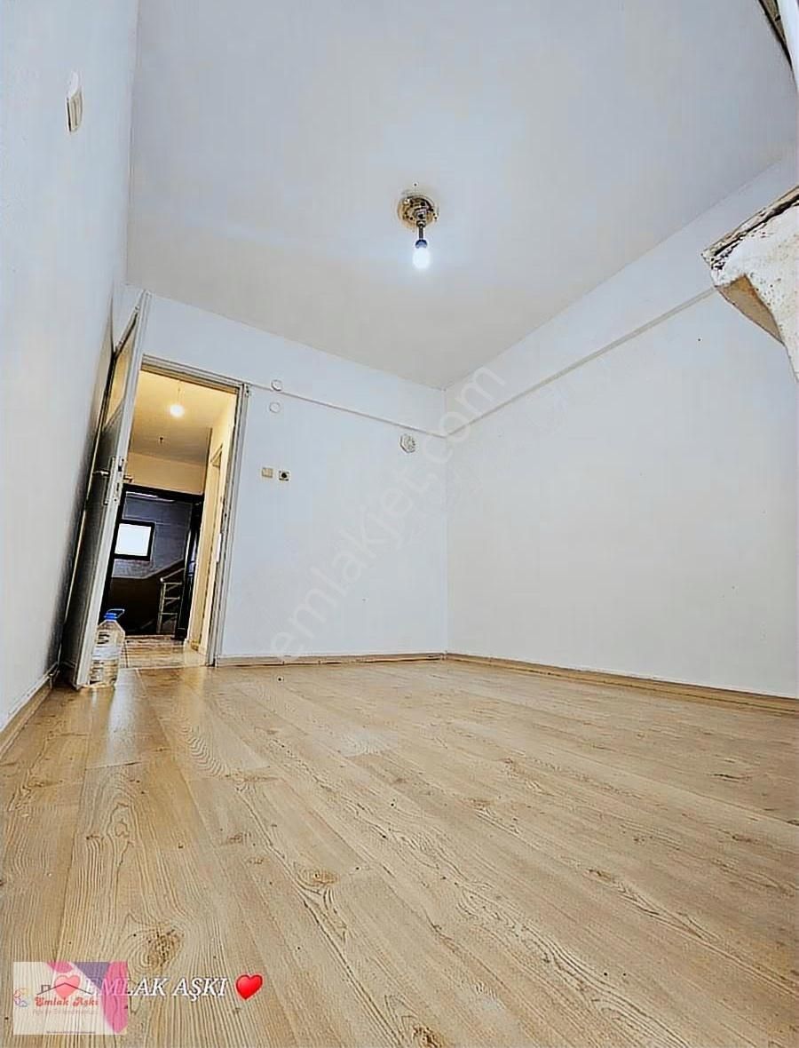 Emlak Aşkı Güvencesiyle Şehrin Merkezinde Acil Satılık - Görsel 15