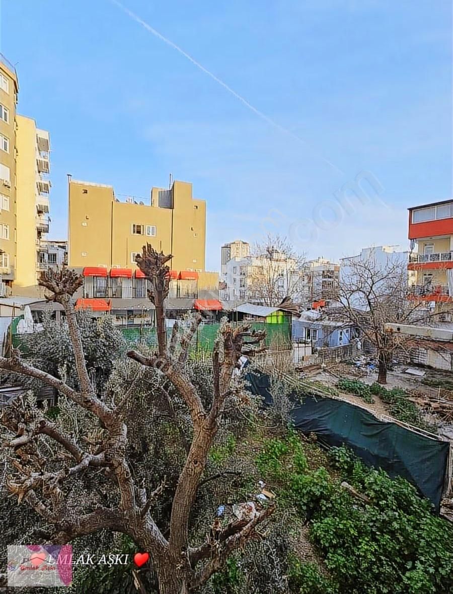 Emlak Aşkı Güvencesiyle Şehrin Merkezinde Acil Satılık