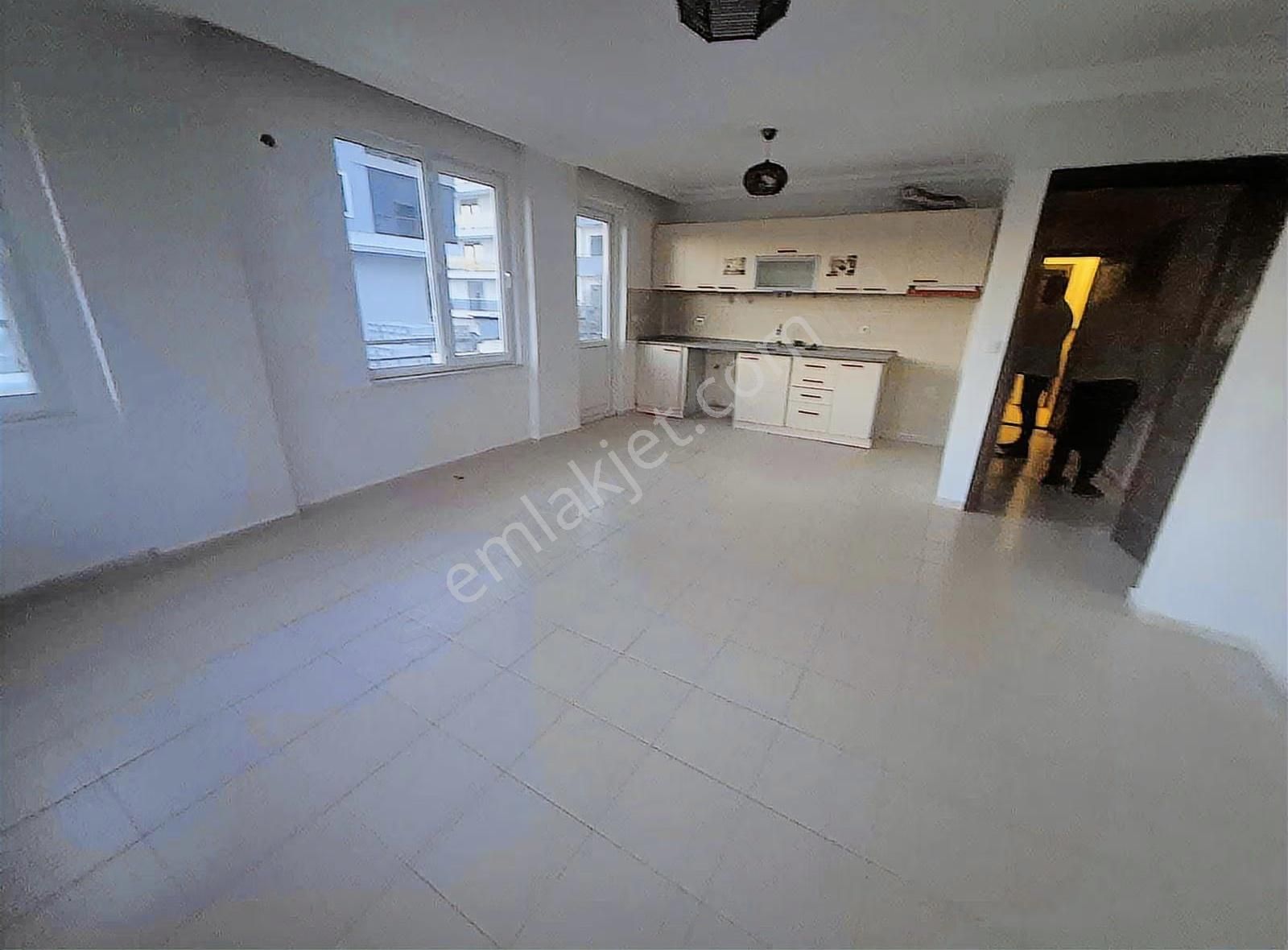 Öz Yıldız Emlaktan Bahçelievlerde Kiralık 2+1 Daire