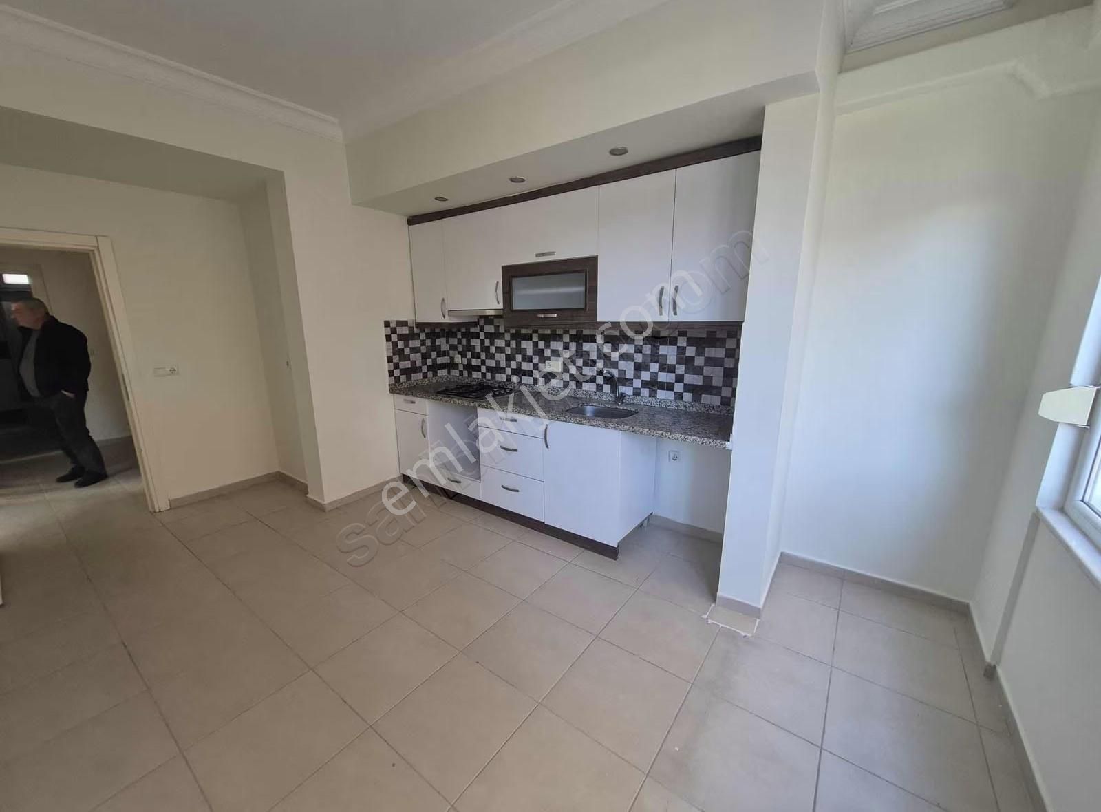 Öz Yıldız Emlaktan Emek Mahallesinde 2+1 Kiralık Daire