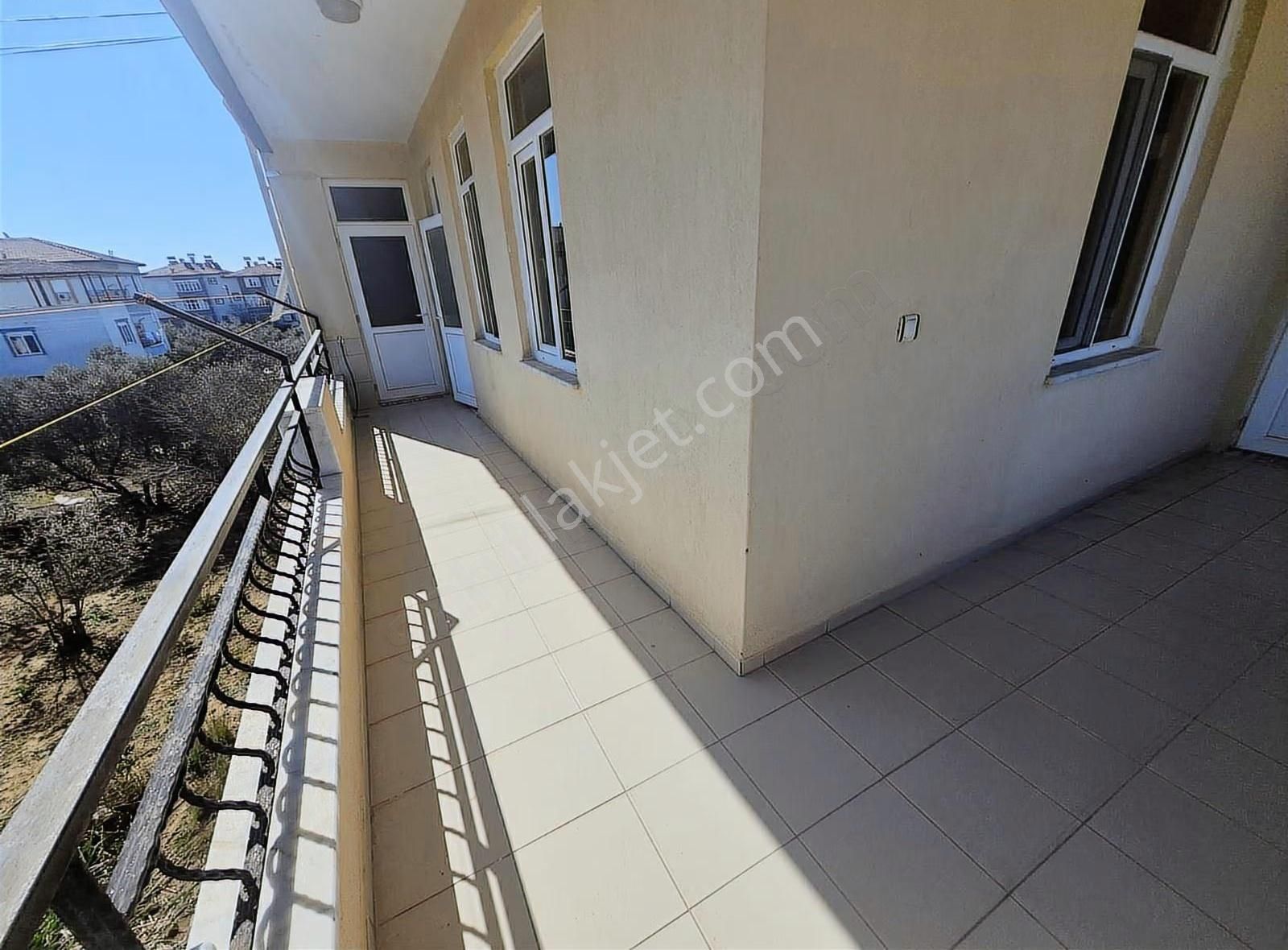 Öz Yıldız Emlaktan Hatıplar Mahallesinde 3+1 Geniş Kiralık Daire - Görsel 7