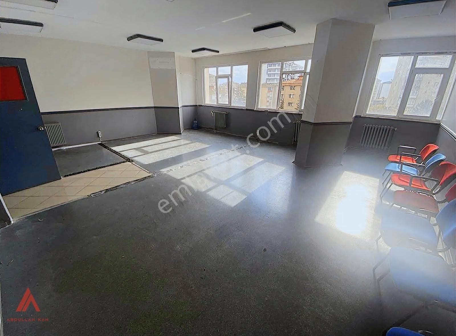 Kozyatağı Metroya Yürüme Mesafesinde Kiralık İş Yeri - Ofis Katı - Görsel 4