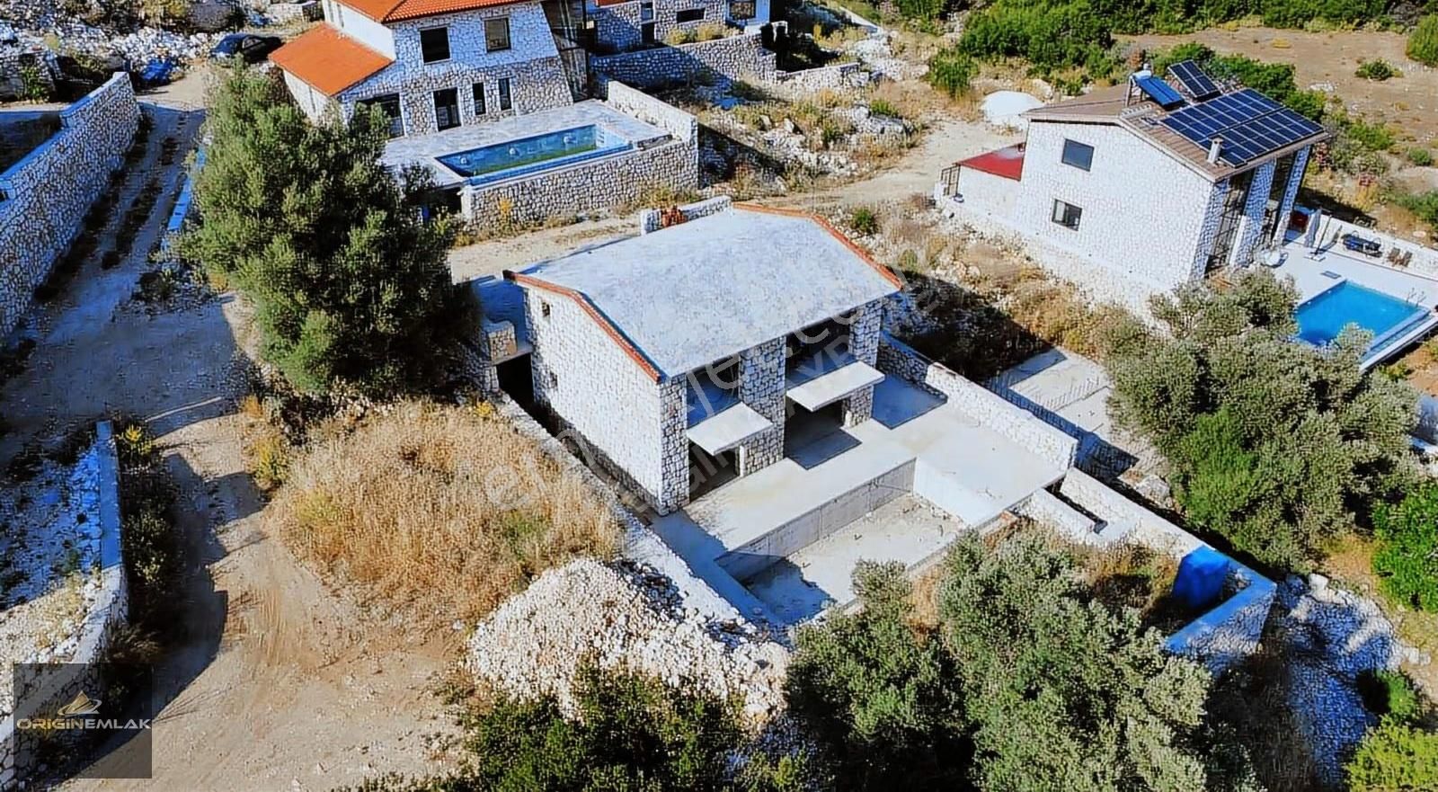 Bezirganda Satılık Natamam Fırsat Villa - Görsel 5