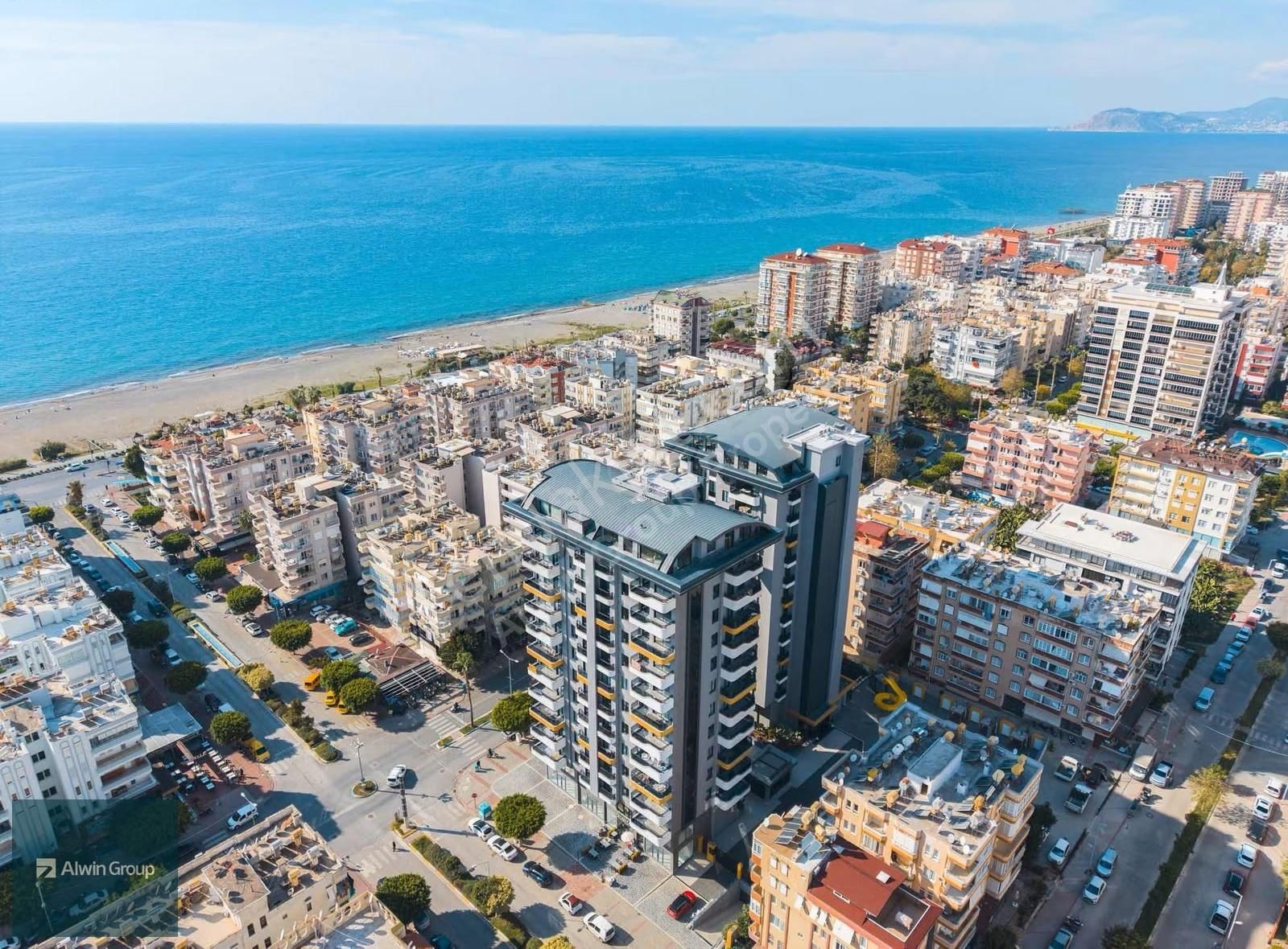 Alanya / Mahmutlar Barbaros Caddesinde Satılık 240 M2 Dükkan