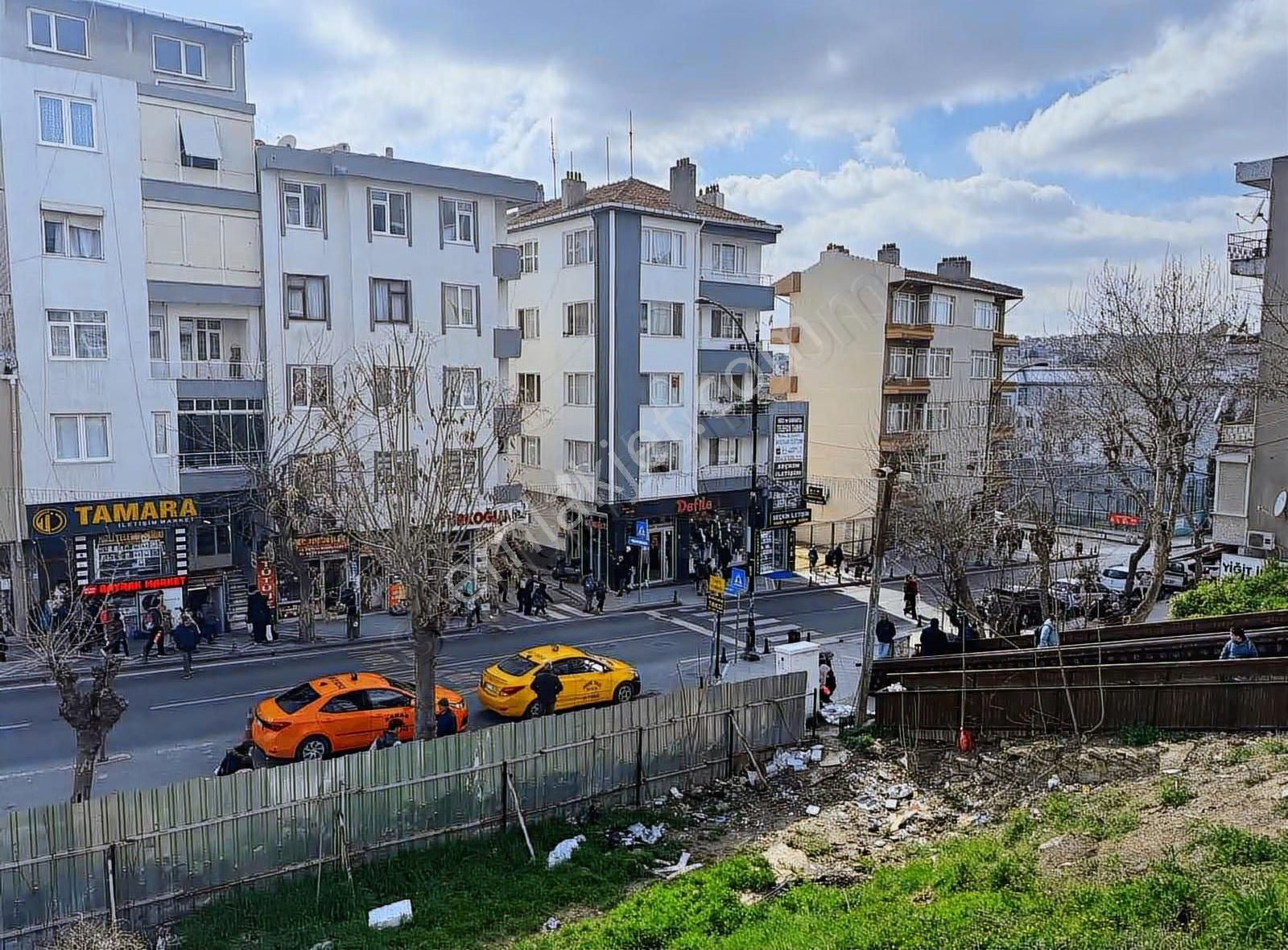 Tema Emlaktan Çarşı Merkezde Eşyalı Satılık 1+1 Daire - Görsel 26