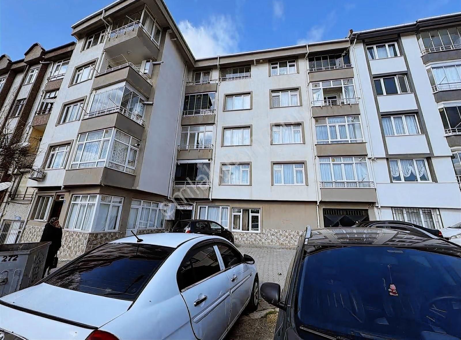 Tema Emlaktan Çarşı Merkezde Eşyalı Satılık 1+1 Daire
