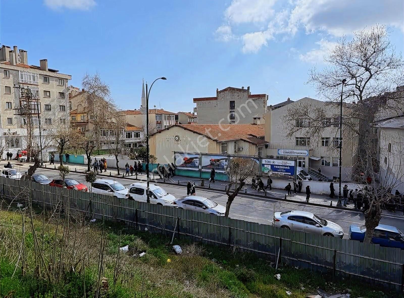 Tema Emlaktan Çarşı Merkezde Eşyalı Satılık 1+1 Daire - Görsel 24