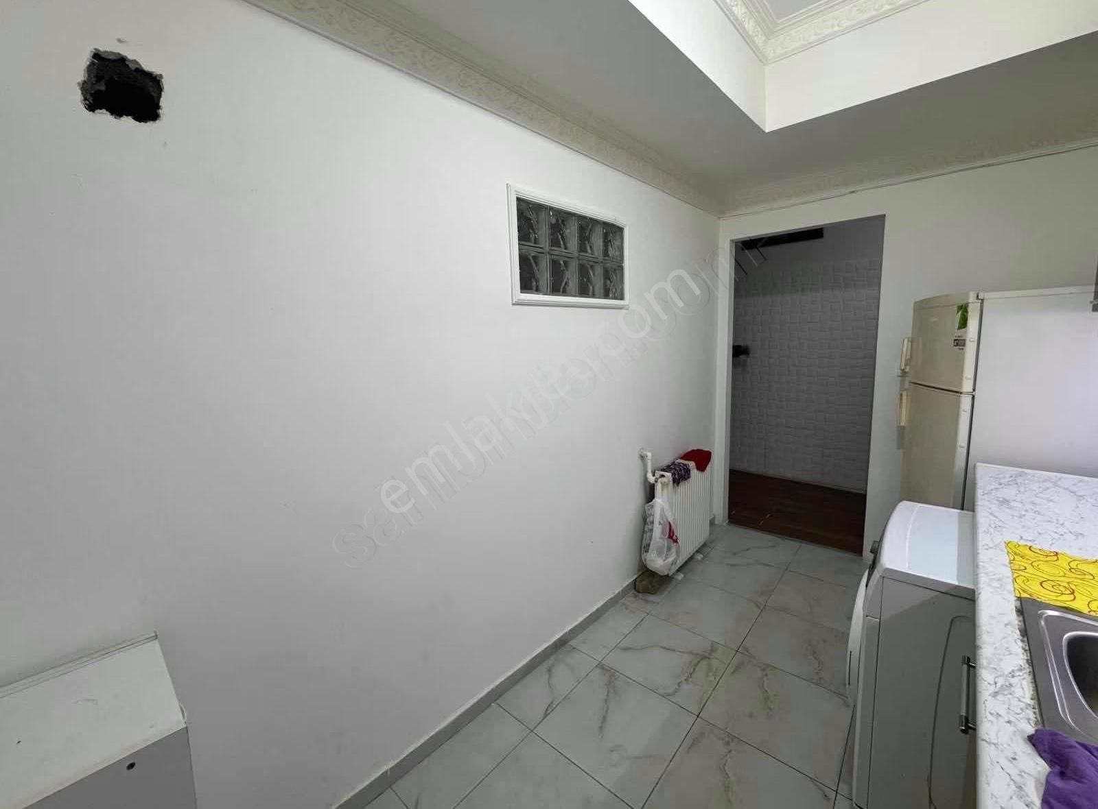 Tema Emlaktan Çarşı Merkezde Eşyalı Satılık 1+1 Daire - Görsel 8