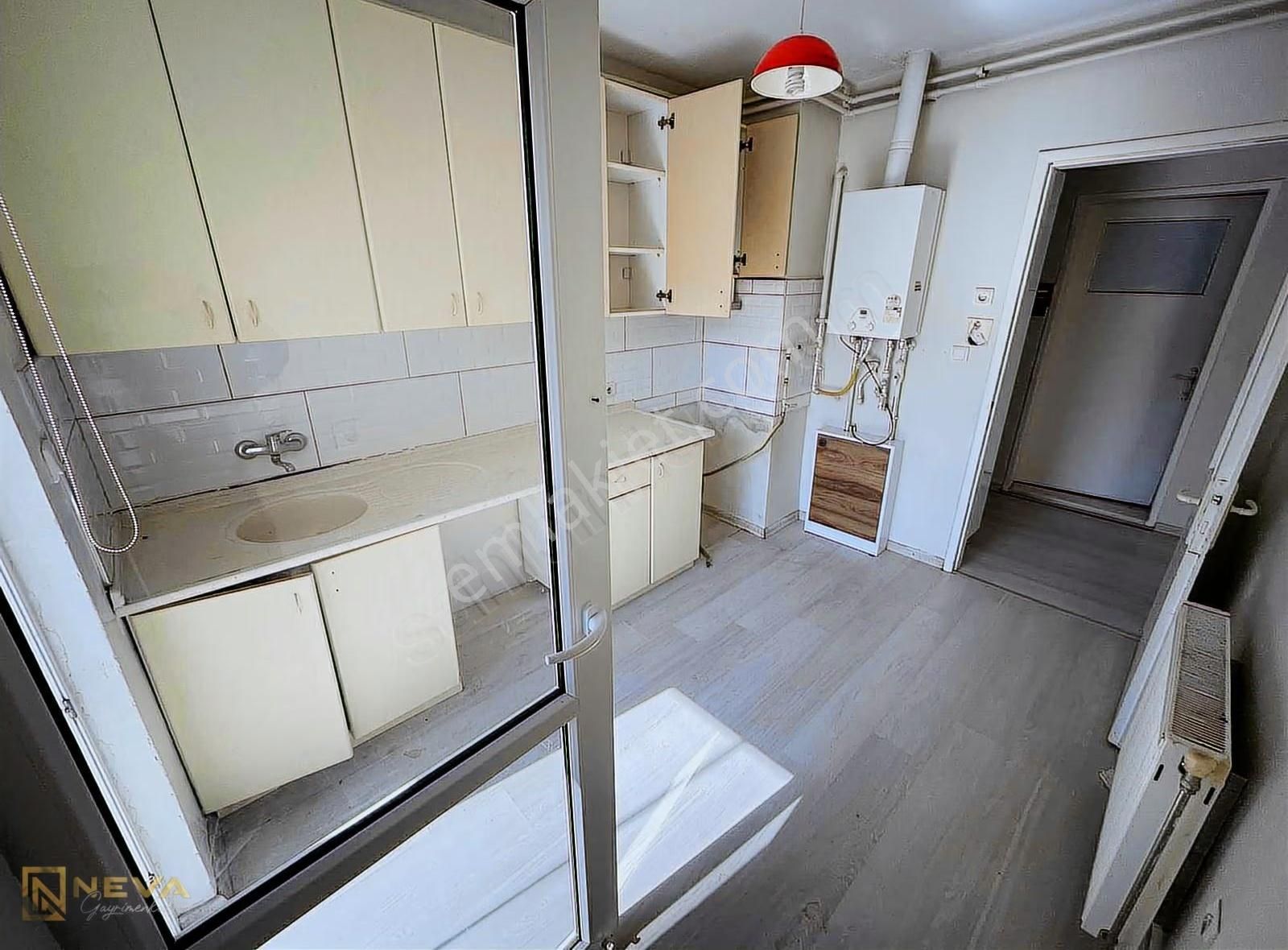 Camili'de Kiralık 2+1 Daire - Görsel 10