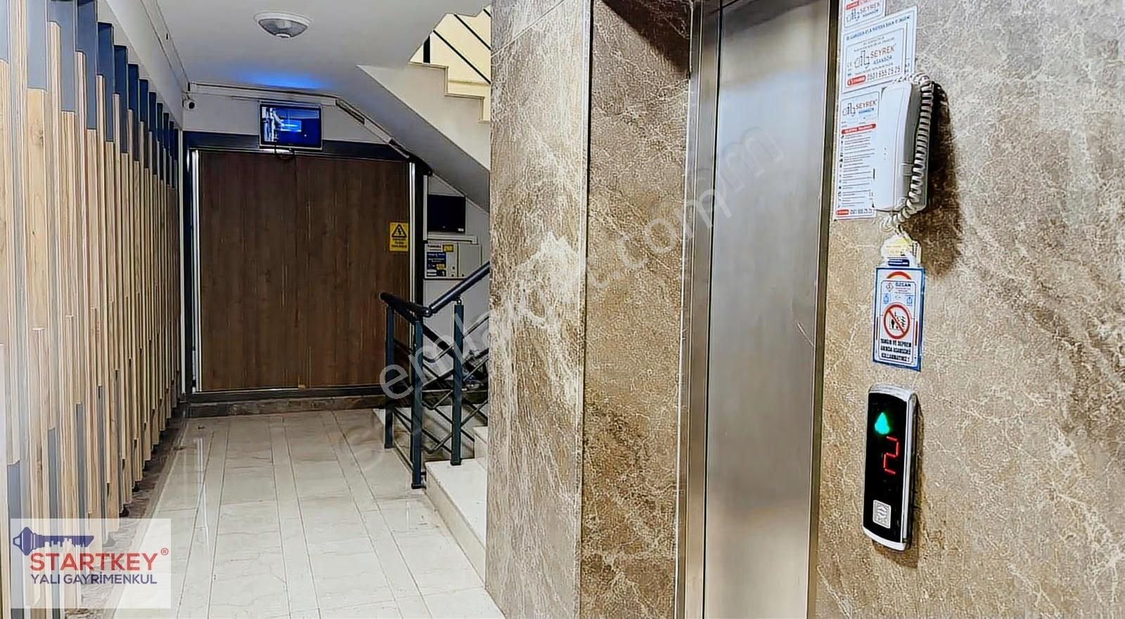 Bostanlı Şehitler Bulvarı'nda Ara Kat Kiralık 1+1 Daire - Görsel 28