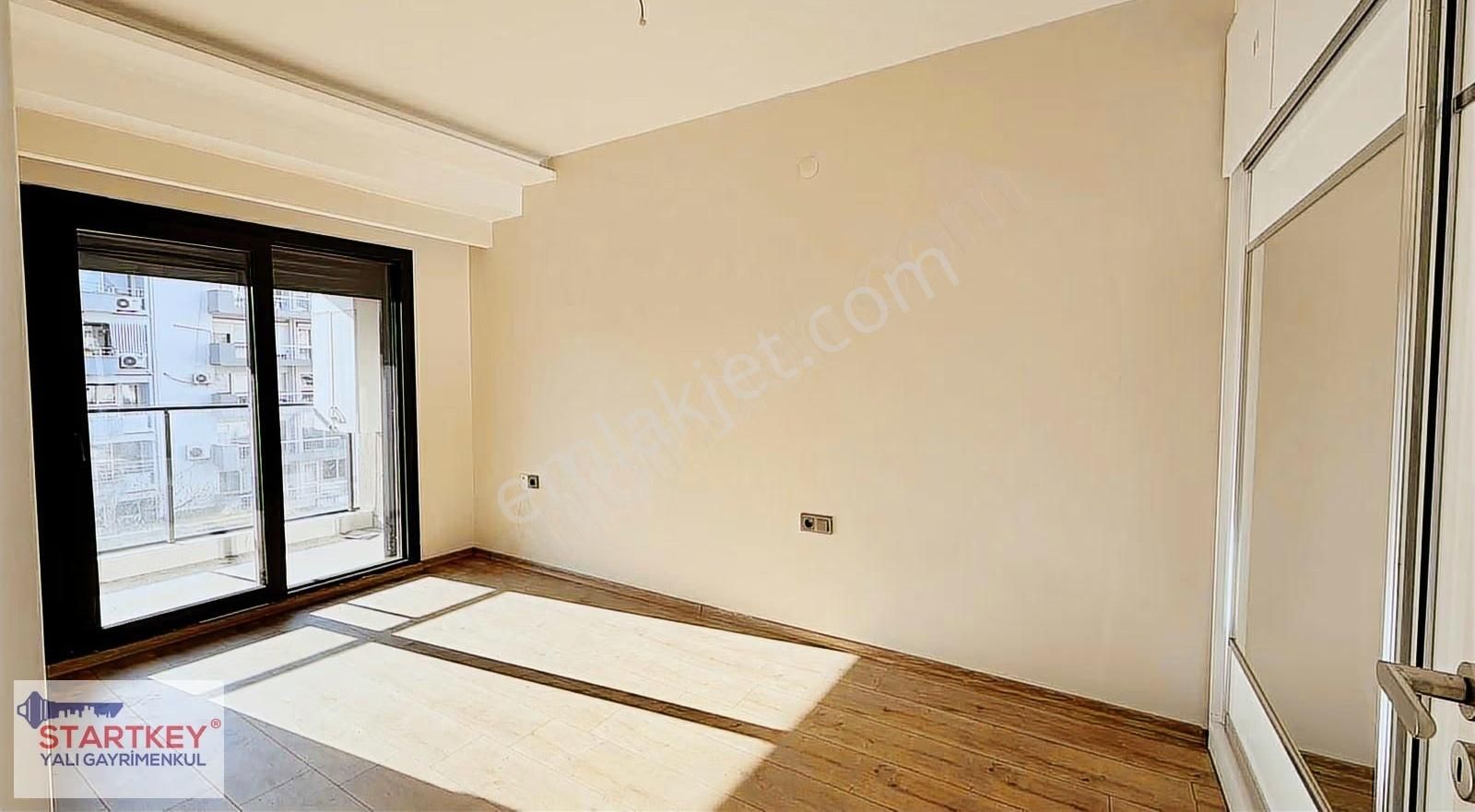 Bostanlı Şehitler Bulvarı'nda Ara Kat Kiralık 1+1 Daire - Görsel 31