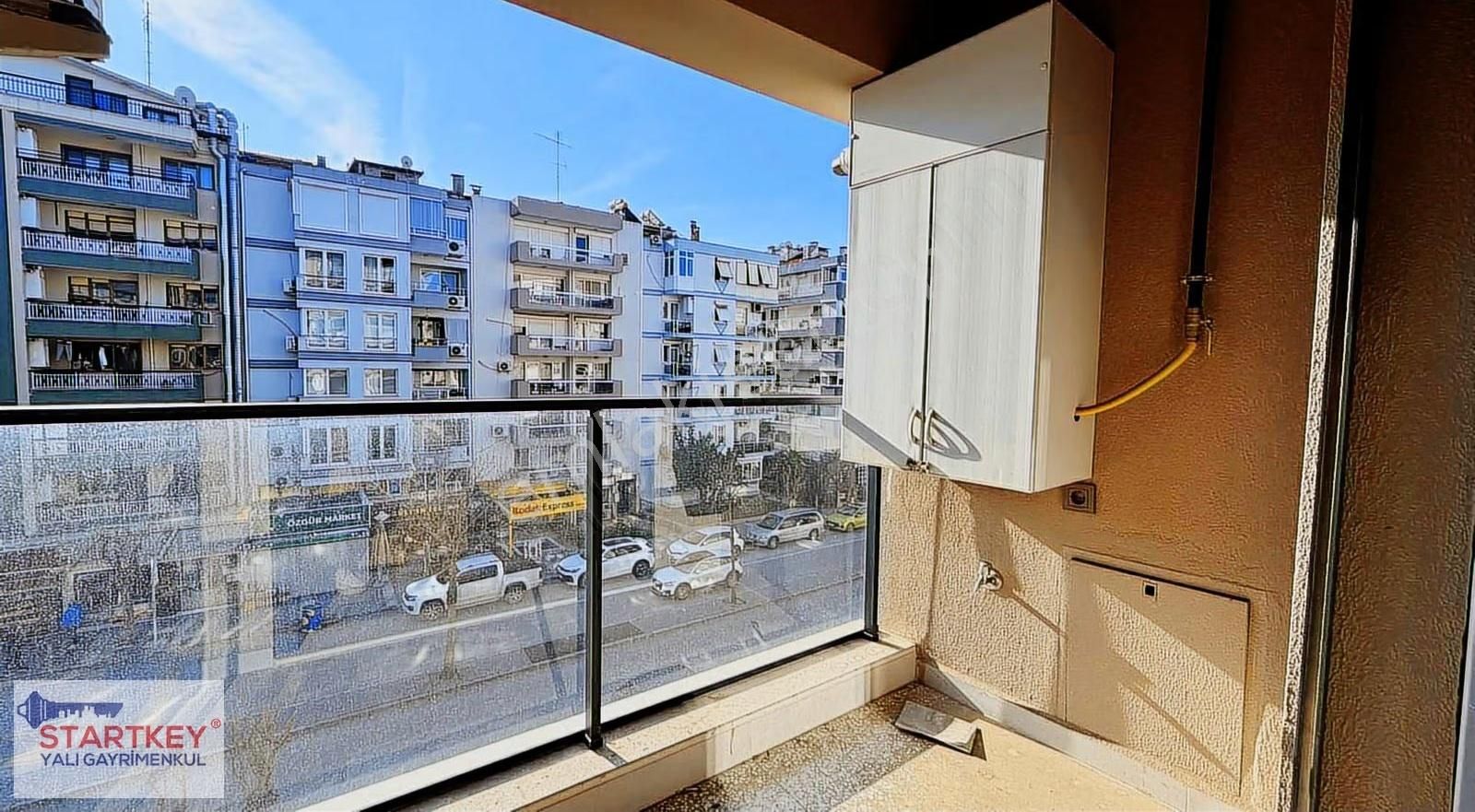 Bostanlı Şehitler Bulvarı'nda Ara Kat Kiralık 1+1 Daire - Görsel 21