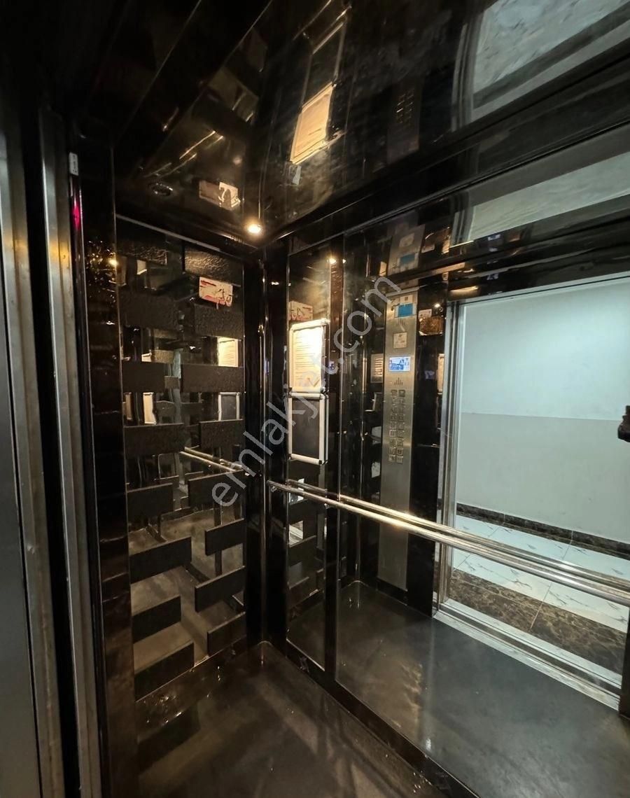 Metrobüse Yürüyüş Mesafesinde, Sosyal İmkânlı Güvenlikli Sitede 2+1 - Görsel 9