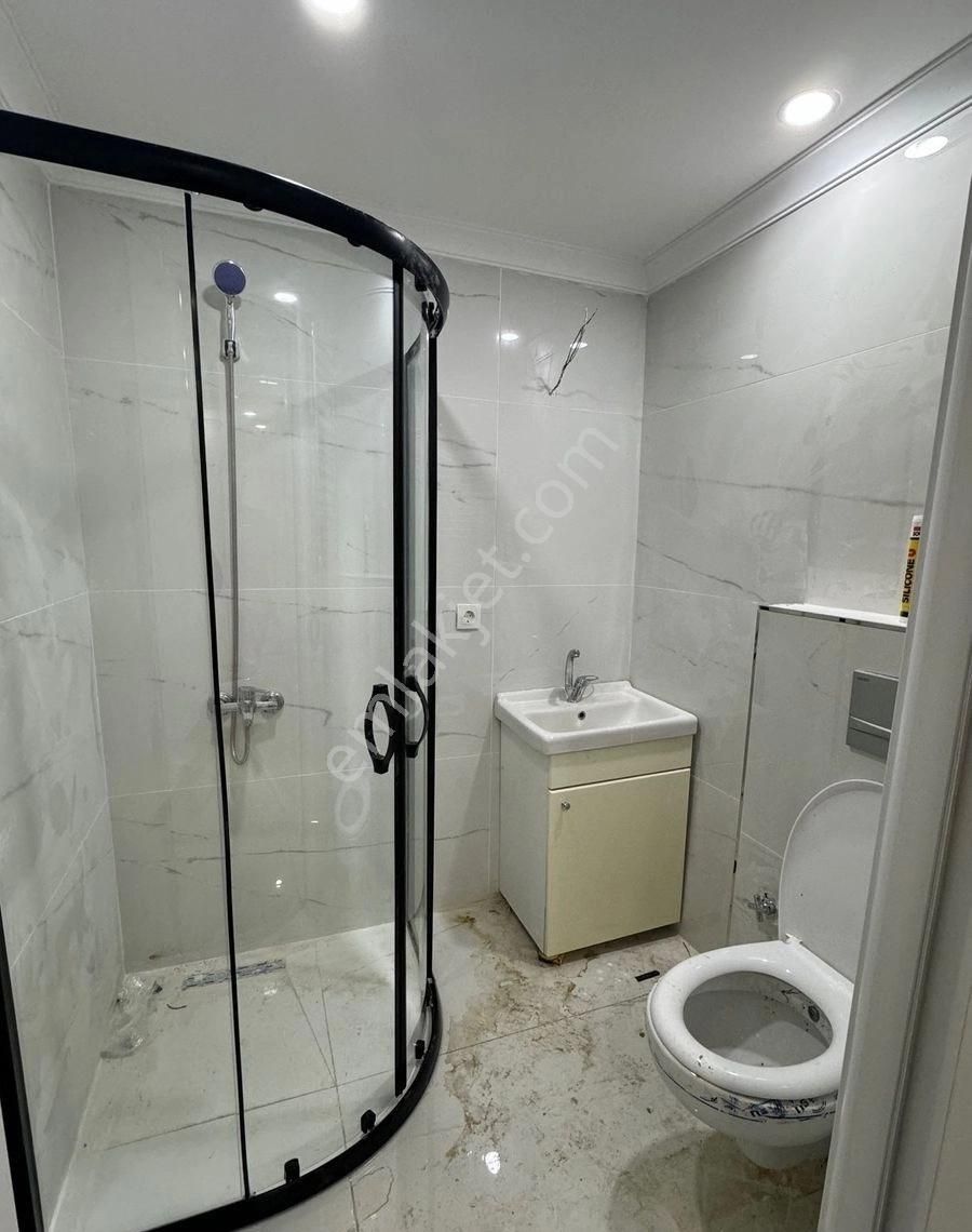 Metrobüse Yürüyüş Mesafesinde, Sosyal İmkânlı Güvenlikli Sitede 2+1 - Görsel 6