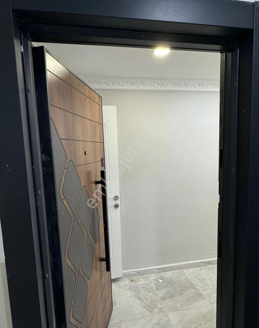 Metrobüse Yürüyüş Mesafesinde, Sosyal İmkânlı Güvenlikli Sitede 2+1 - Görsel 2