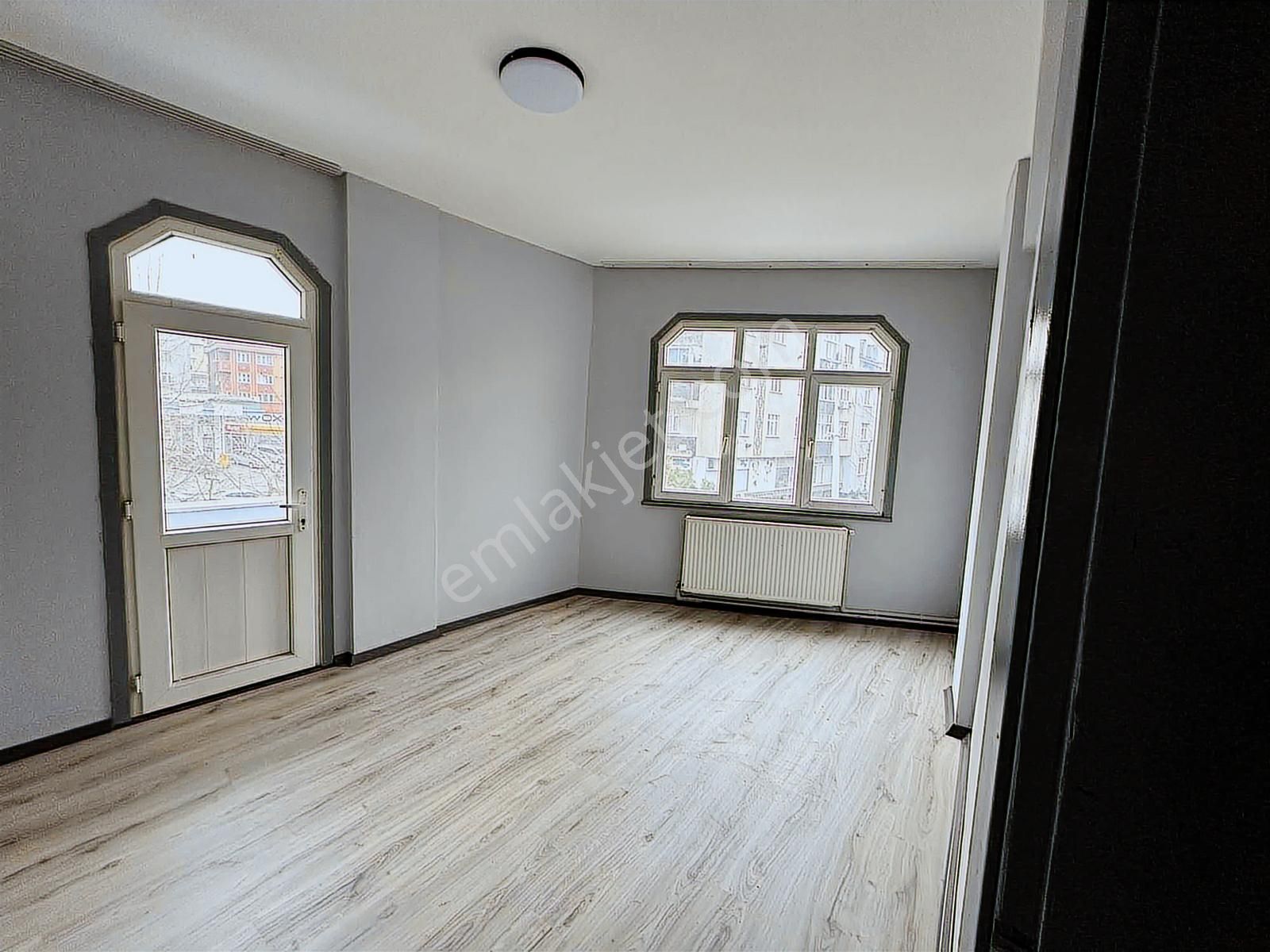 S.gazi/gazi Mah. De Tamamen Yenilenmiş Ara Kat 2+1 Daire - Görsel 7