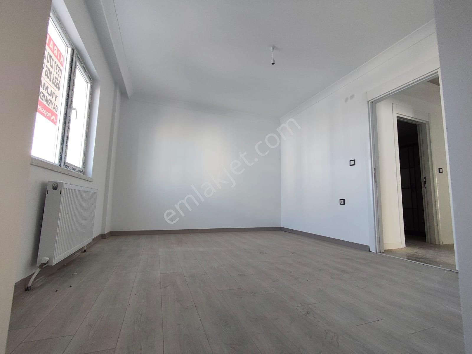 Yılmaz Gayrimenkul 180 Metre Kare Kılerli Ebeveyn Banyolu 4+1 Ön Cephe Kıralık Yapılı Masrafsız - Görsel 35