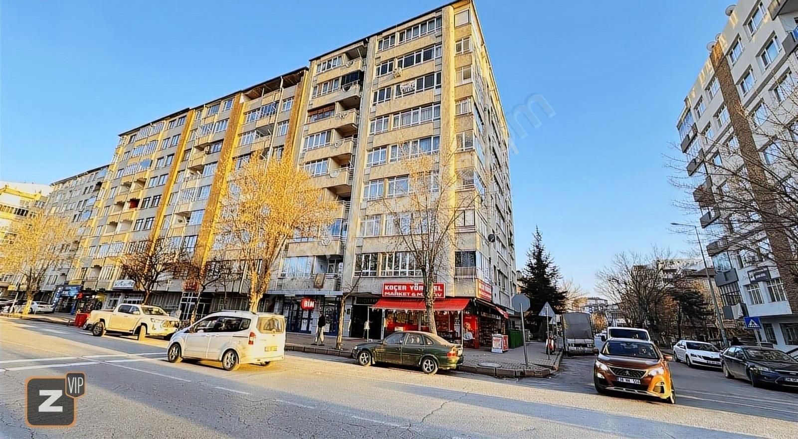 Bozantı Caddesi'nde Park Cepheli Satılık 3+1 Daire - Görsel 2