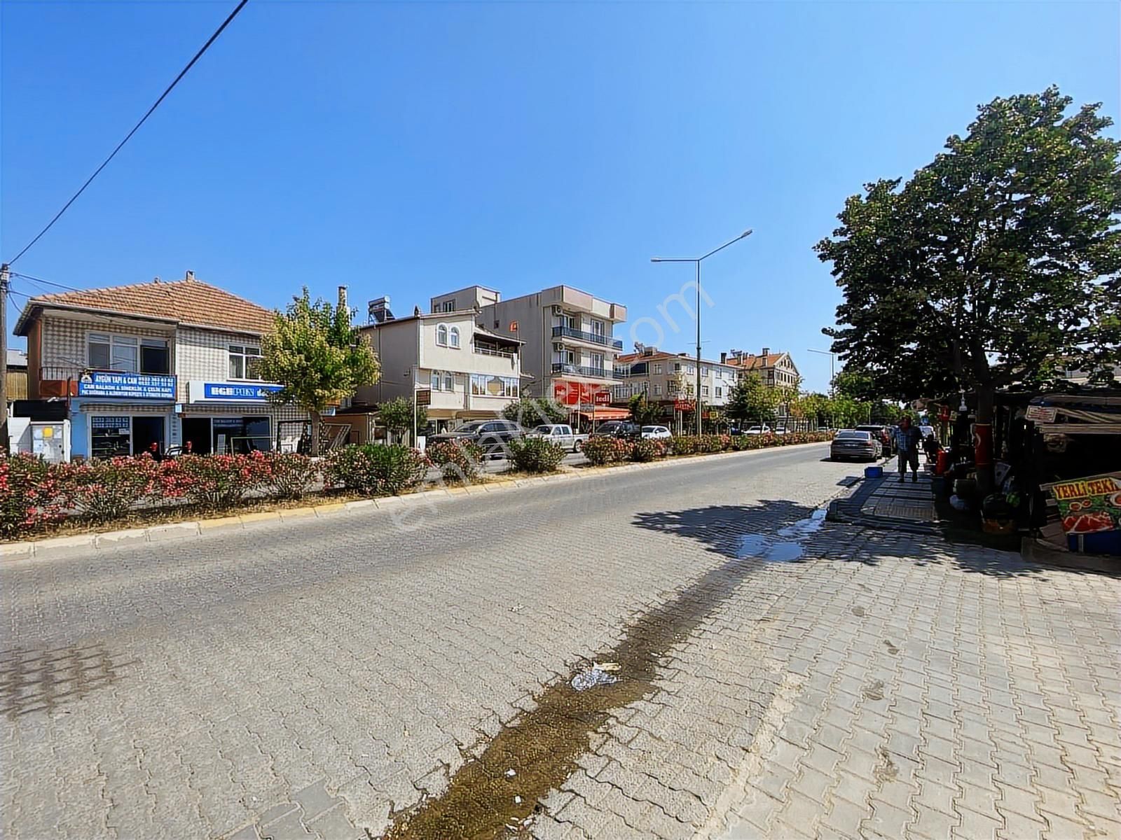 Yeniçiftlikte Bulvar Caddesinde Denize Yakın Yazlık Kışlık Daire - Görsel 7