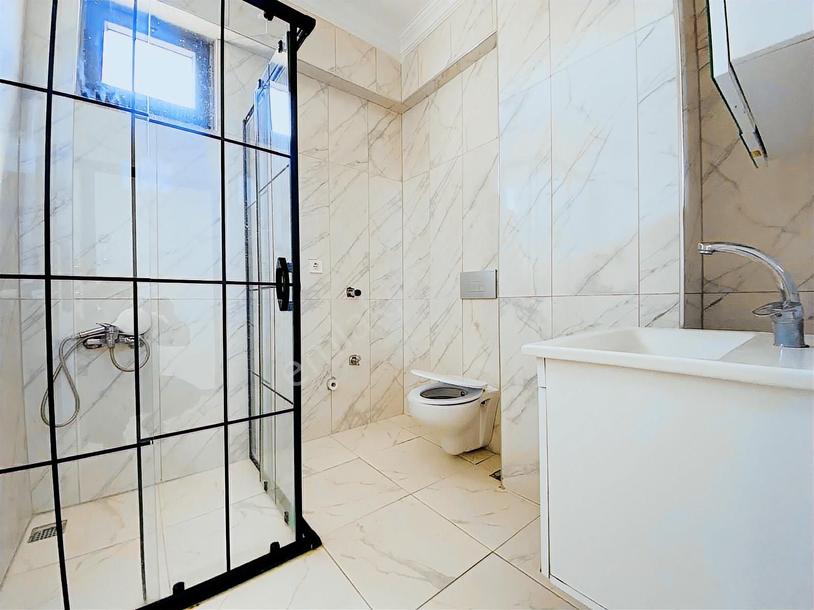 Yeniçiftlikte Bulvar Caddesinde Denize Yakın Yazlık Kışlık Daire - Görsel 17