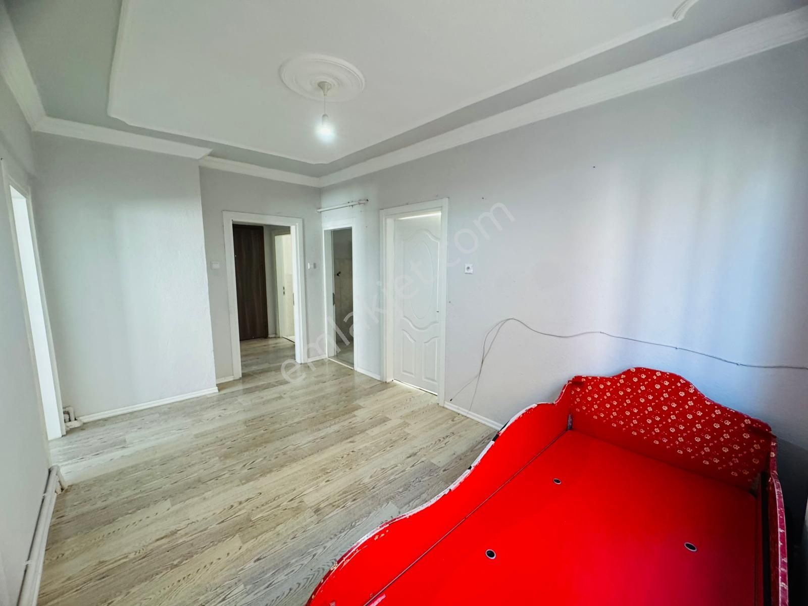 Merpa'dan Gazi Mustafa Kemal Paşa Mah'de Çarşıya Yakın / Kiralık 2+1 - Görsel 2