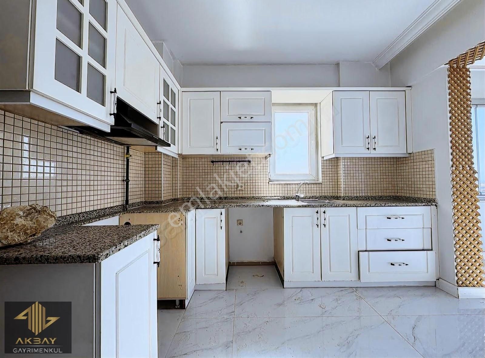 Altıntaş'ta Doğalgazlı Kapalı Otoparklı Havuzlu Sitede Geniş 3+1 - Görsel 17